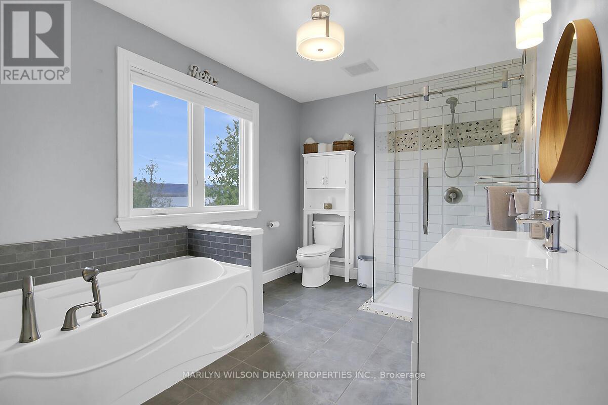 3276 BARLOW CRESCENT - 29