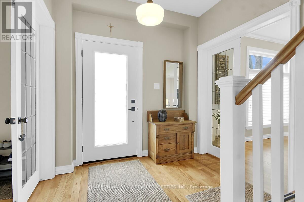 3276 BARLOW CRESCENT - 4
