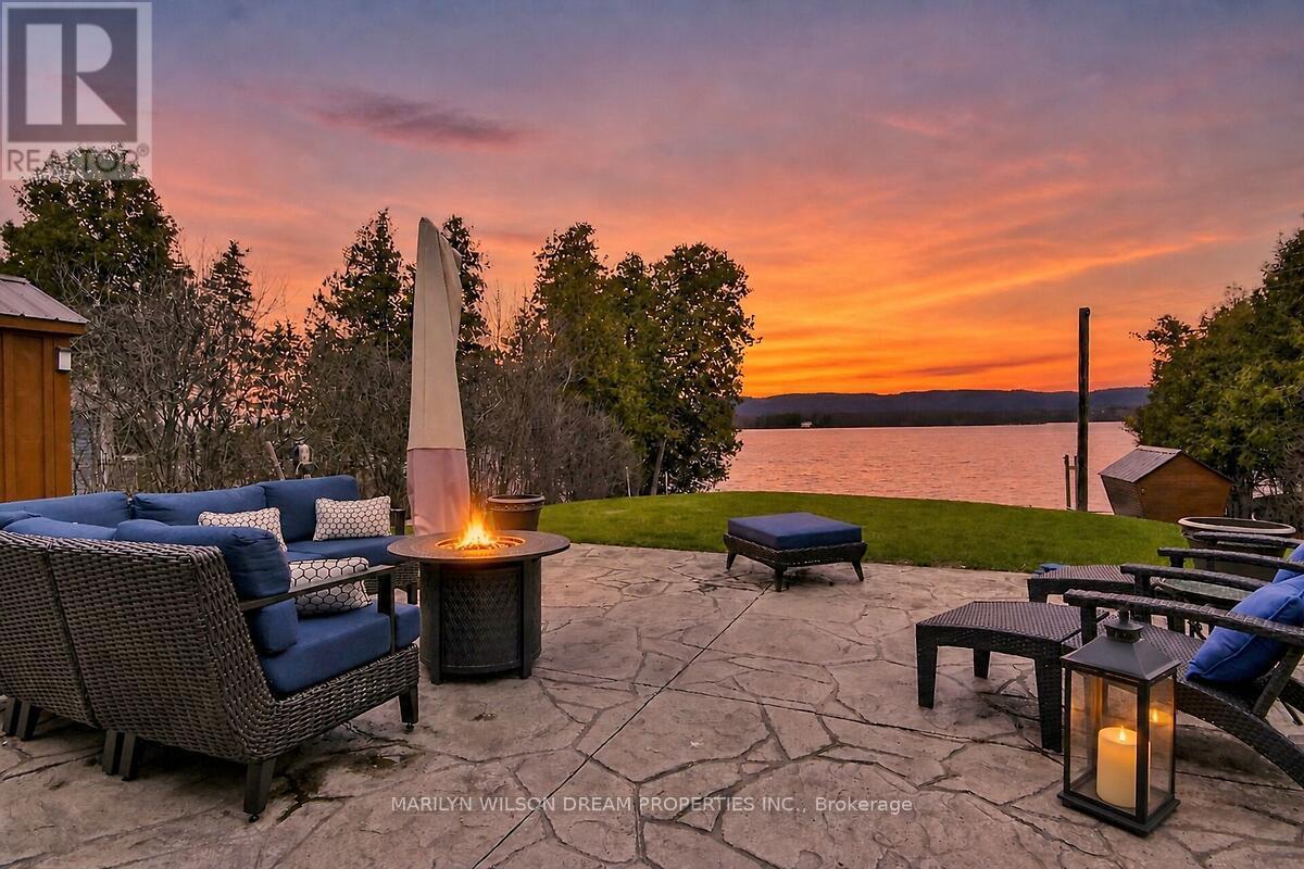 3276 BARLOW CRESCENT - 41