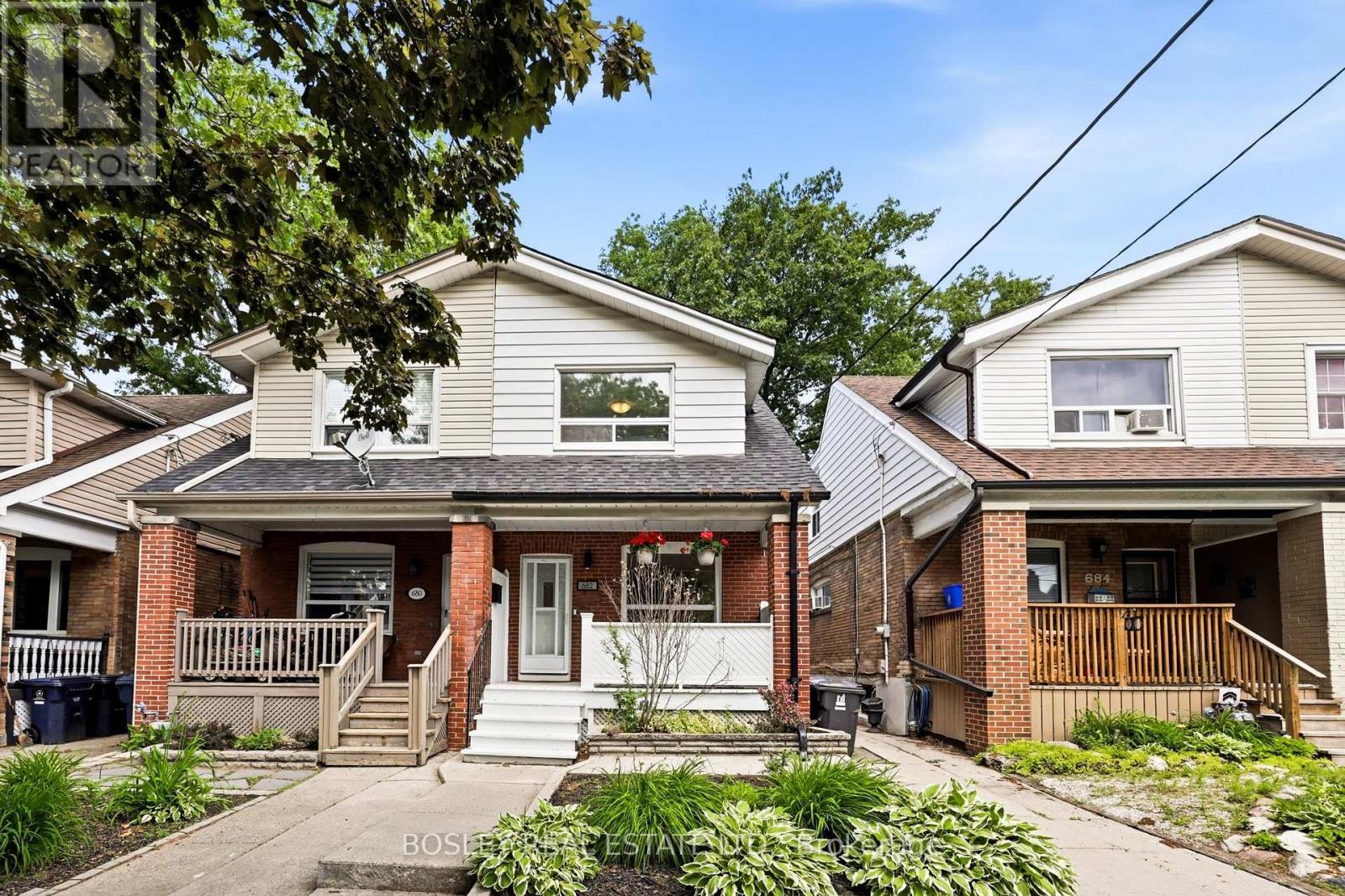 682 MILVERTON BOULEVARD - 1