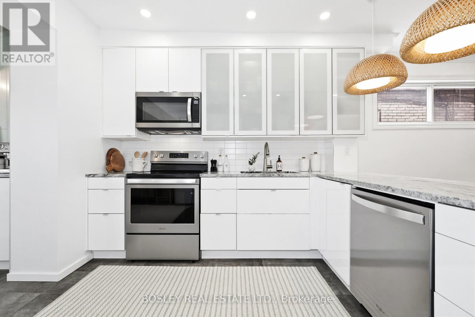 682 MILVERTON BOULEVARD - 12
