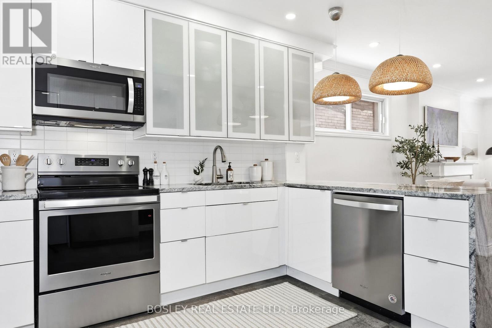 682 MILVERTON BOULEVARD - 13