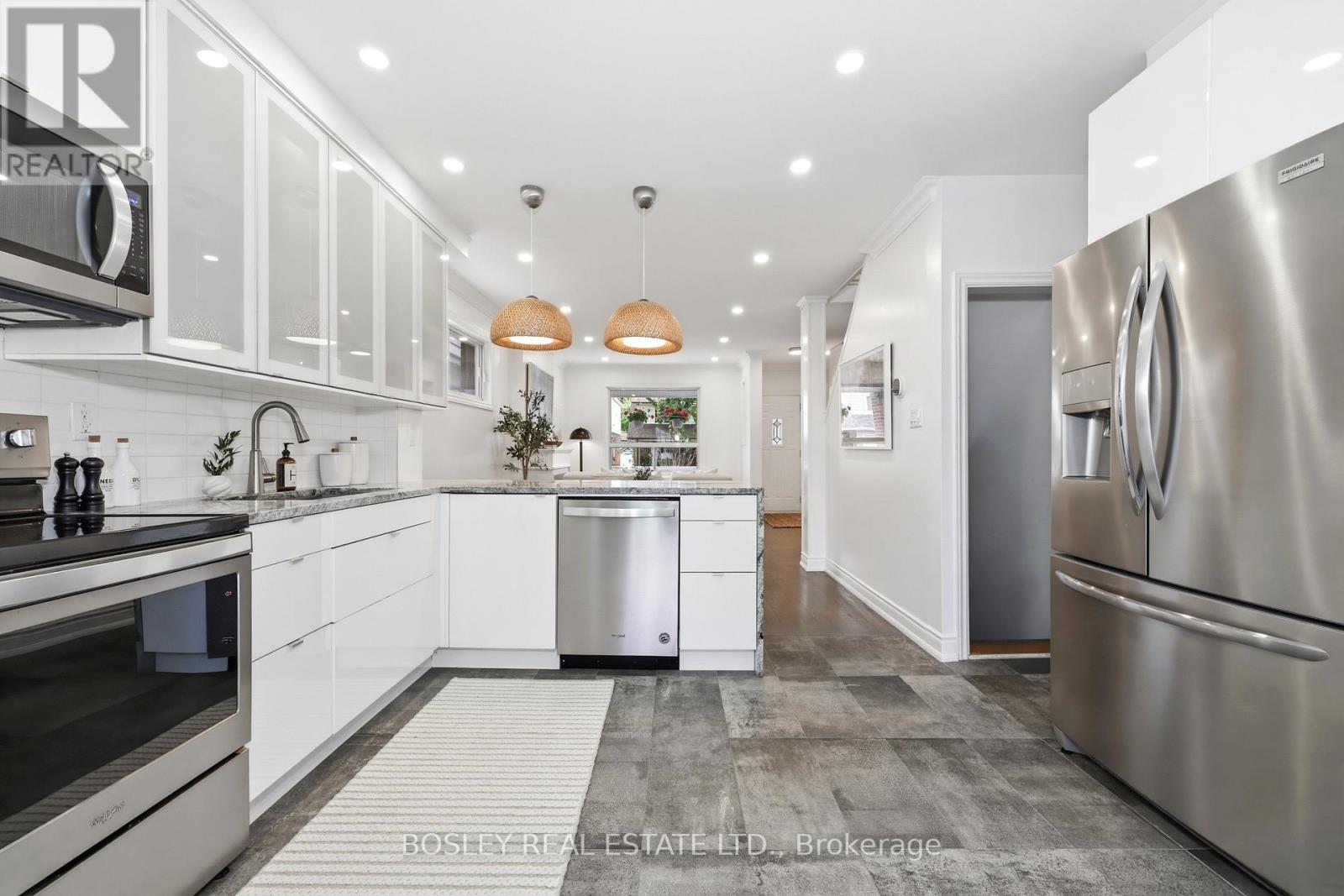 682 MILVERTON BOULEVARD - 14