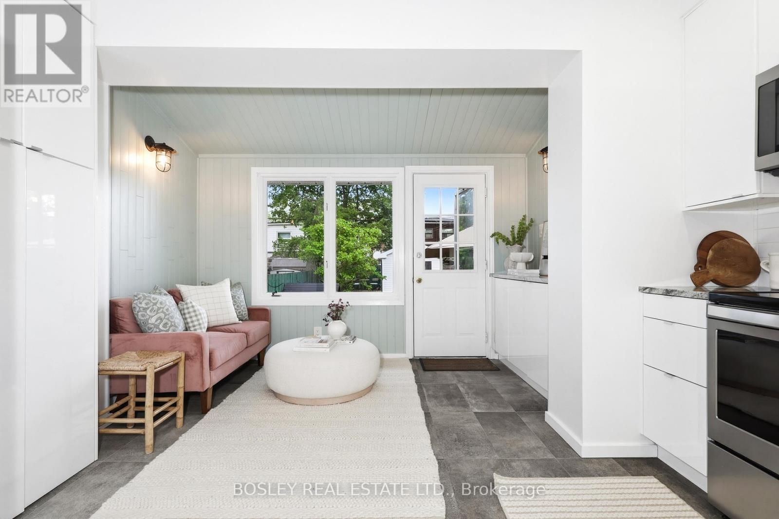 682 MILVERTON BOULEVARD - 16