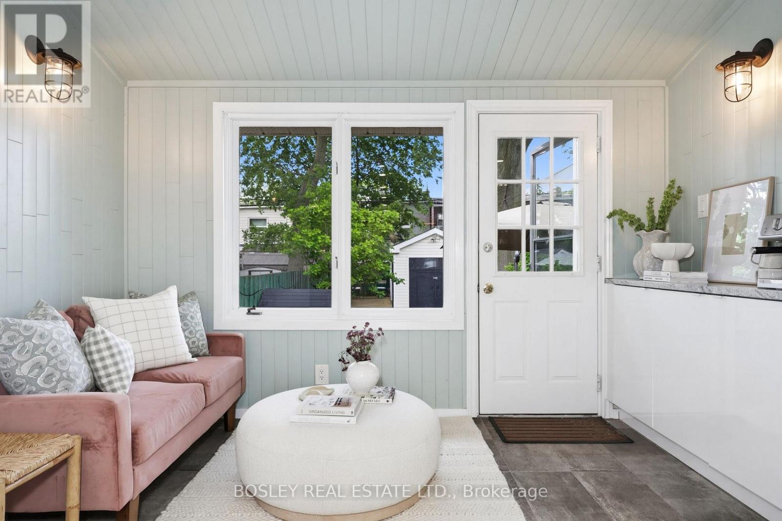 682 MILVERTON BOULEVARD - 17