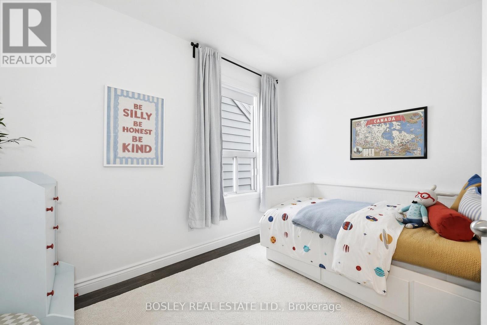 682 MILVERTON BOULEVARD - 24