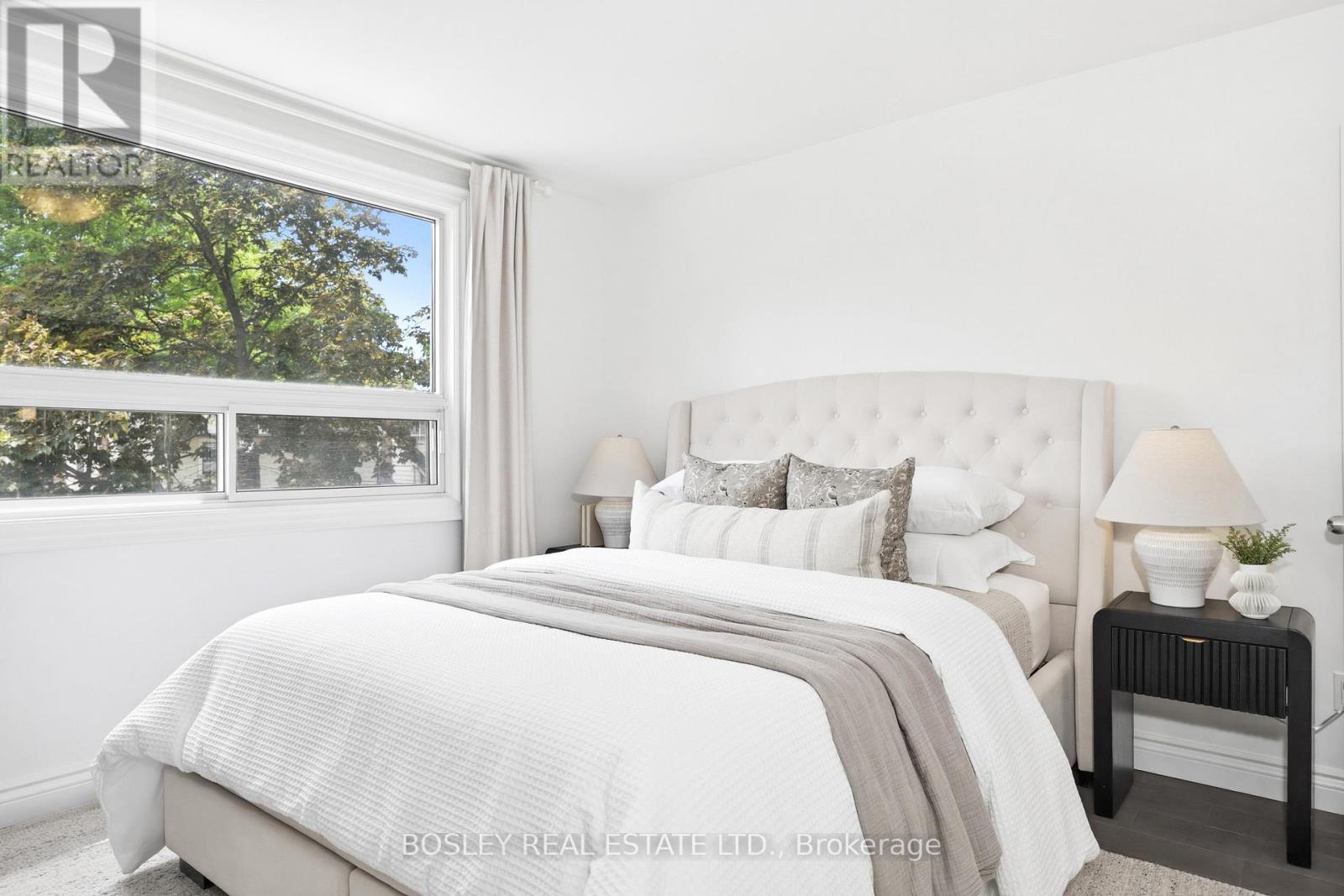 682 MILVERTON BOULEVARD - 27