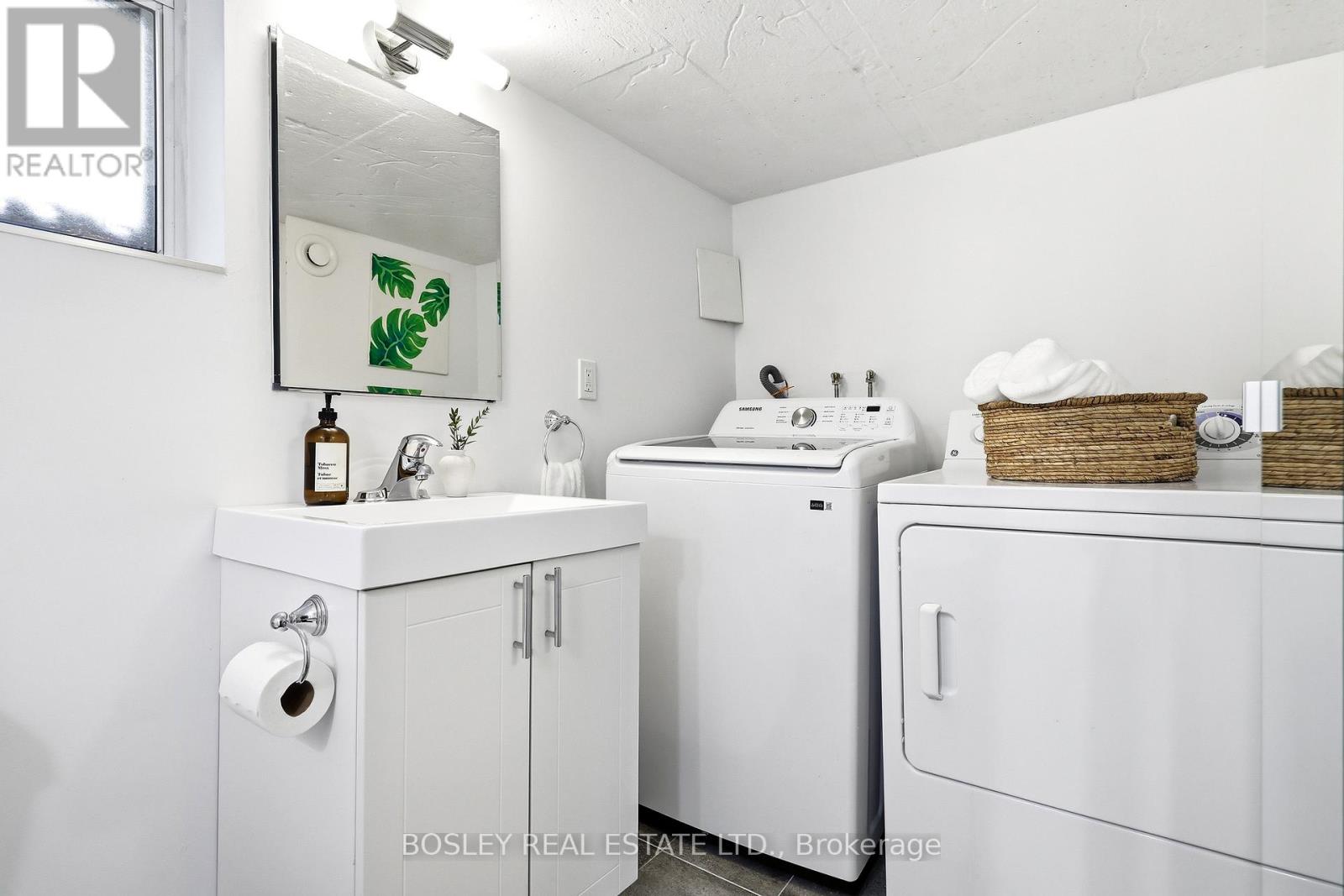 682 MILVERTON BOULEVARD - 37