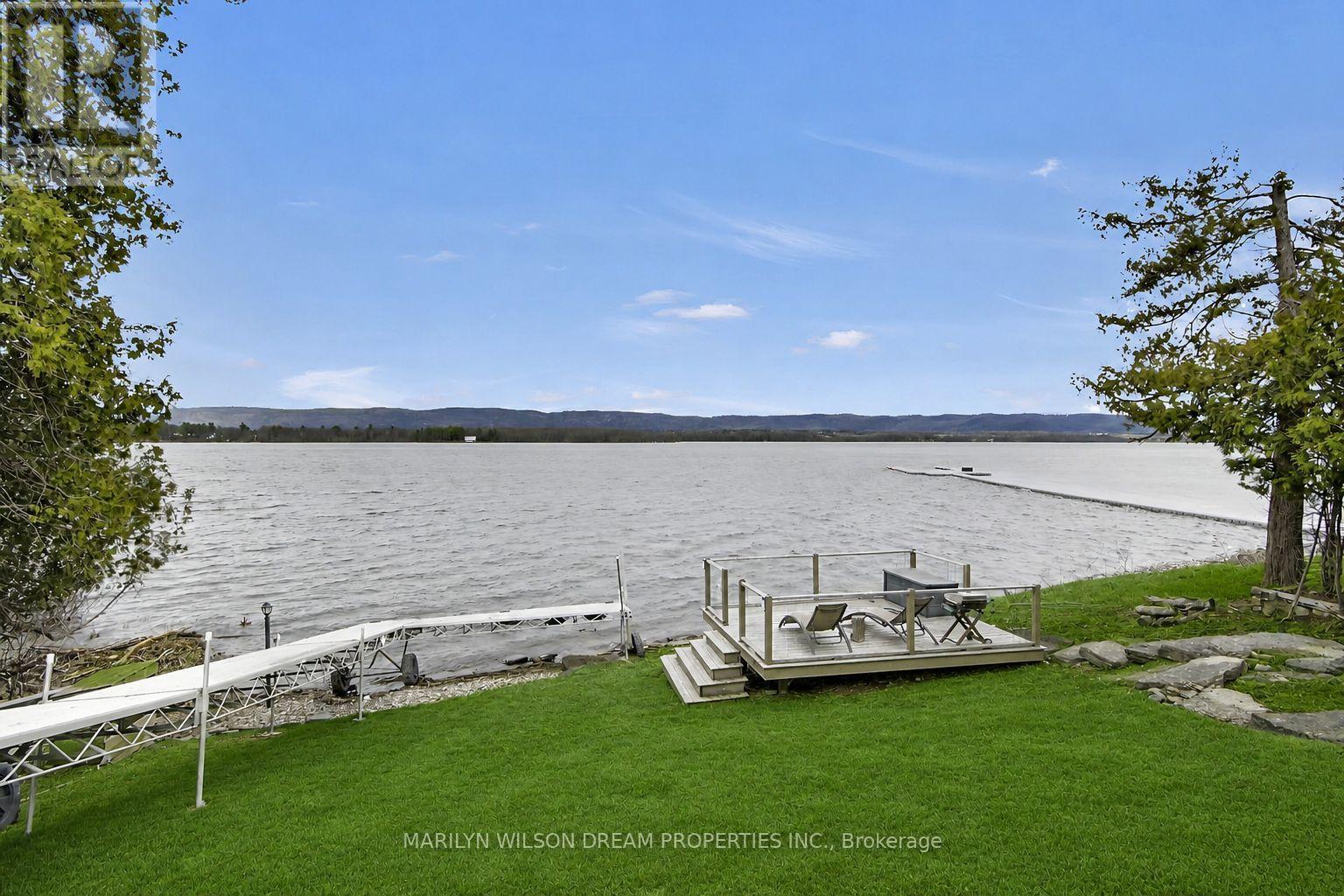 3276 BARLOW CRESCENT - 43