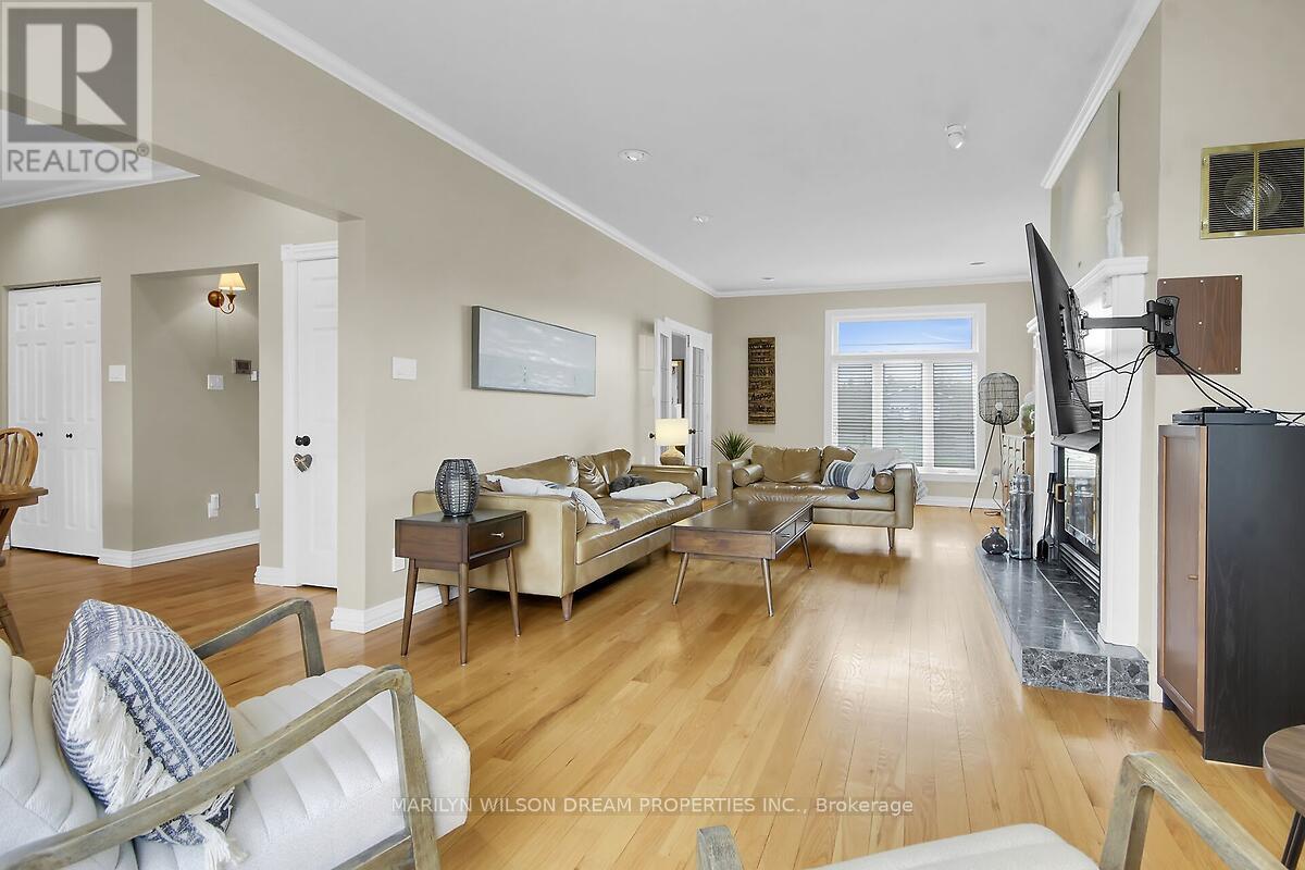 3276 BARLOW CRESCENT - 9