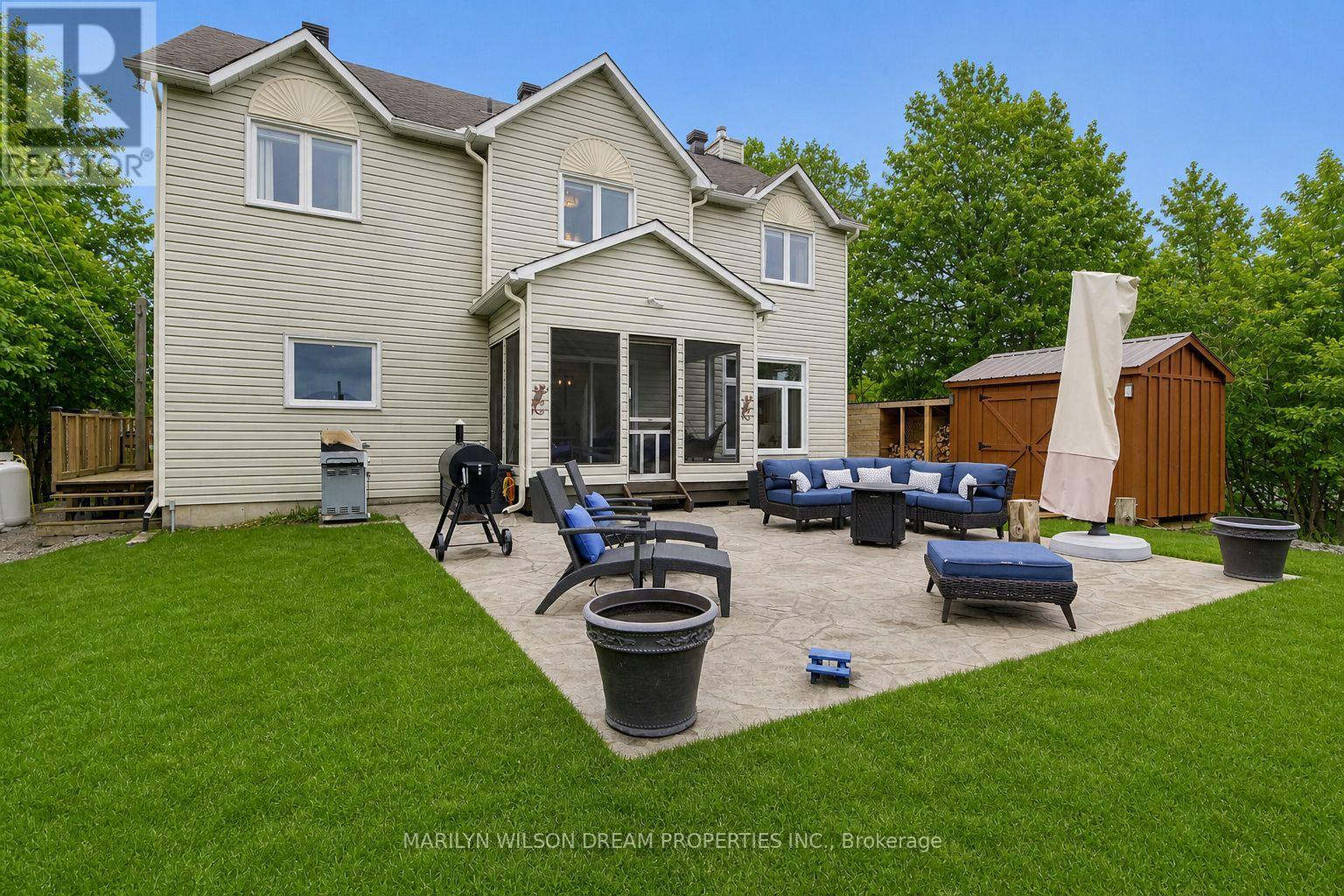 3276 BARLOW CRESCENT - 39