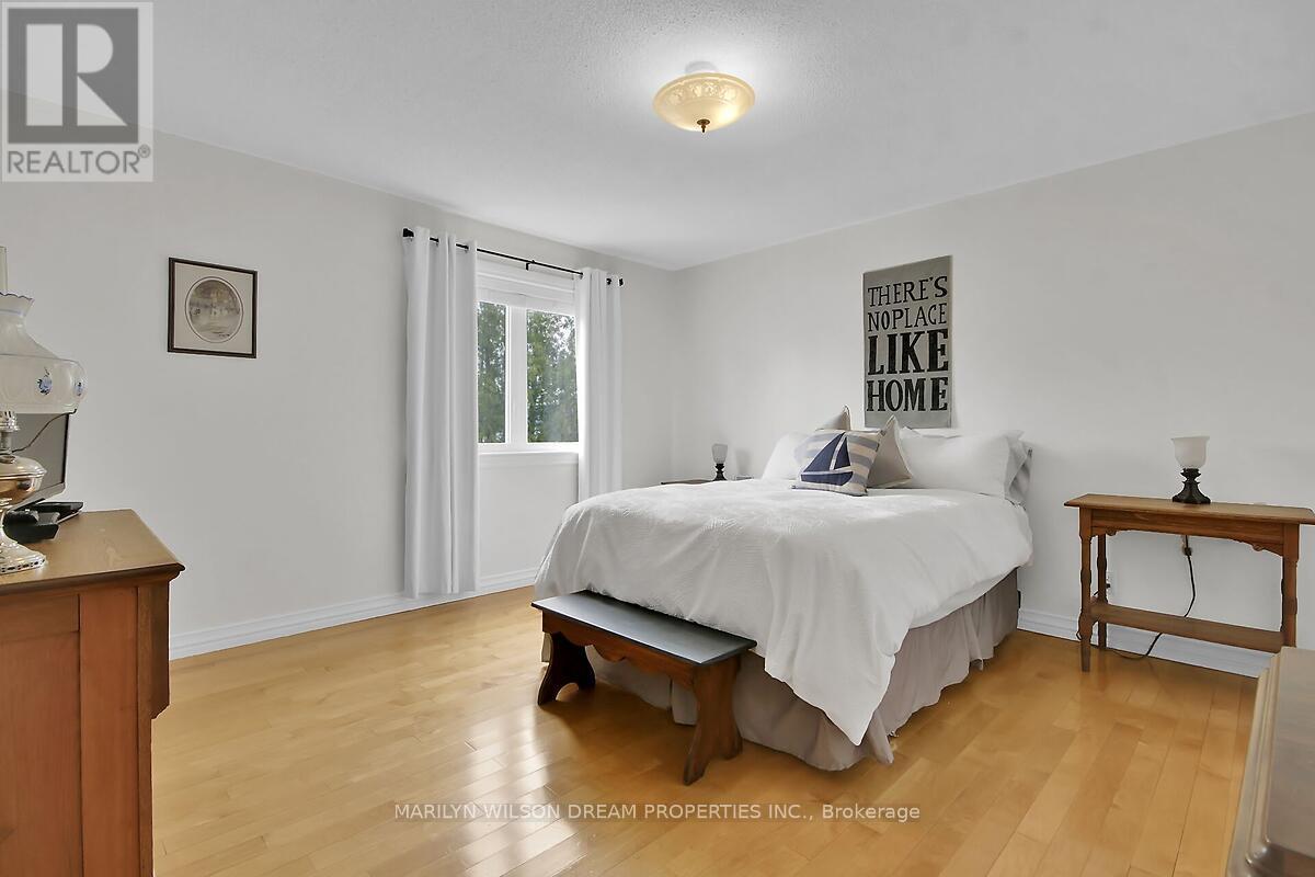 3276 BARLOW CRESCENT - 31