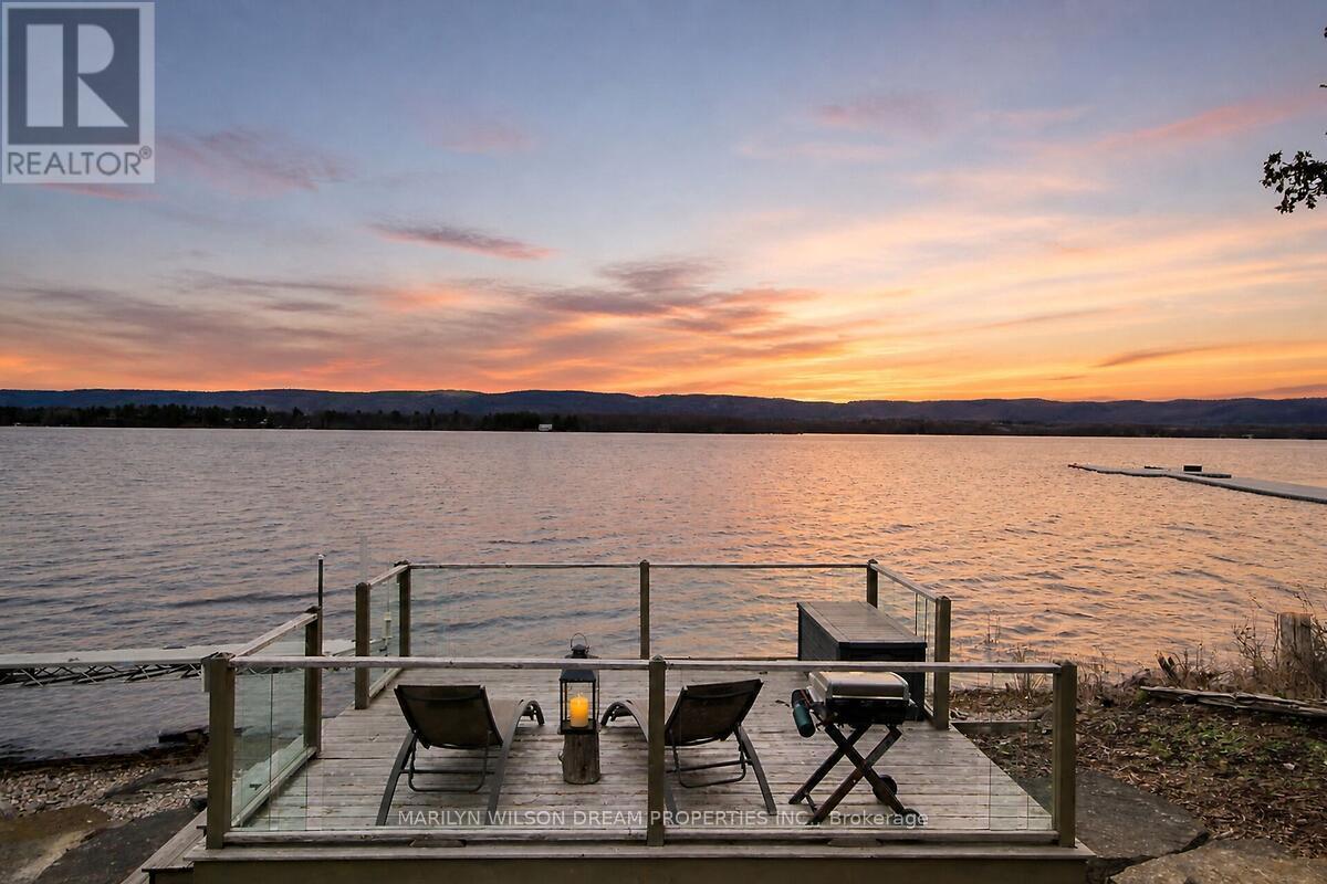 3276 BARLOW CRESCENT - 42