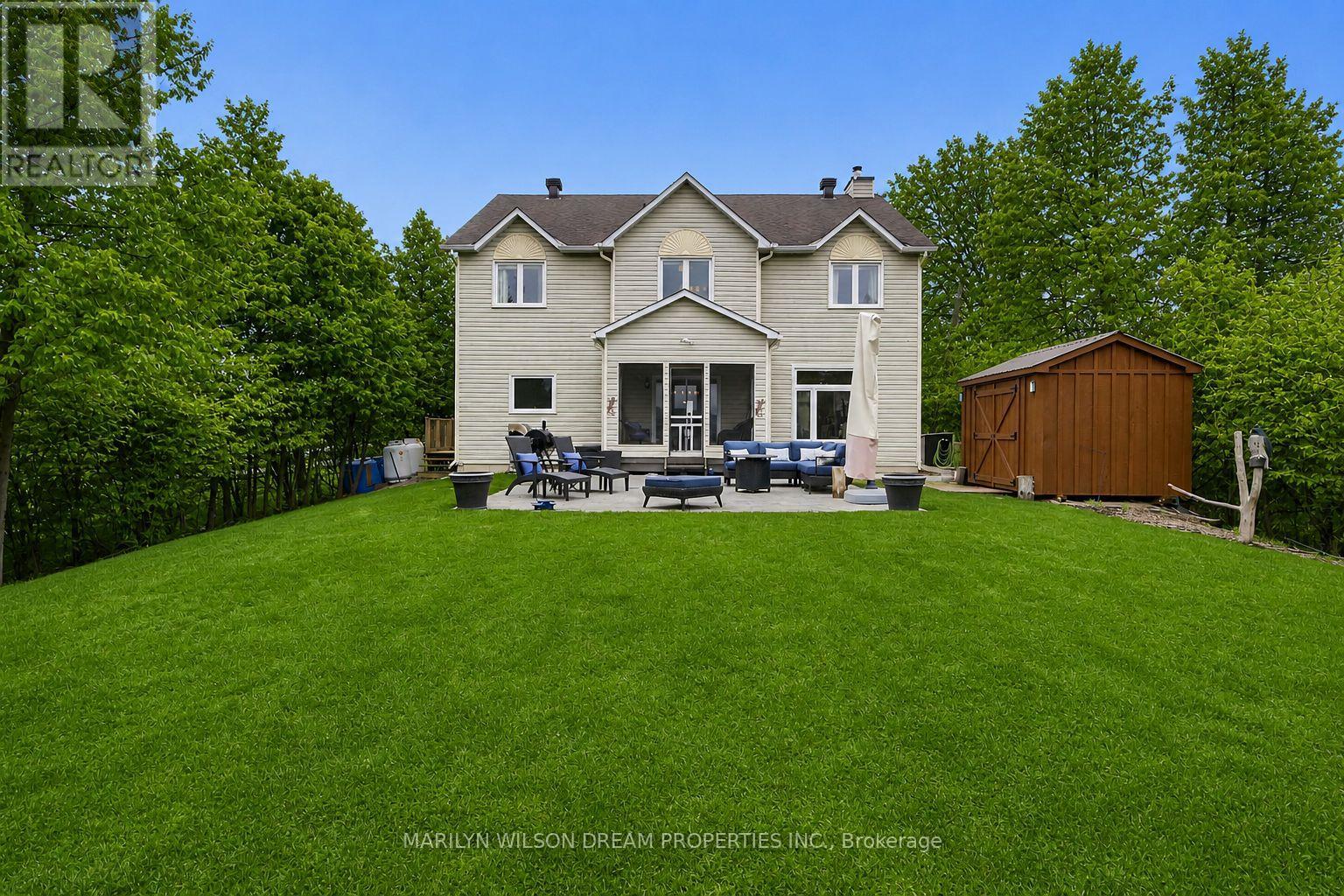 3276 BARLOW CRESCENT - 40