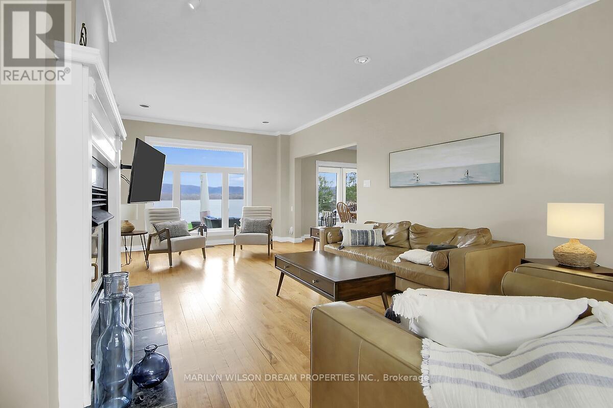 3276 BARLOW CRESCENT - 6