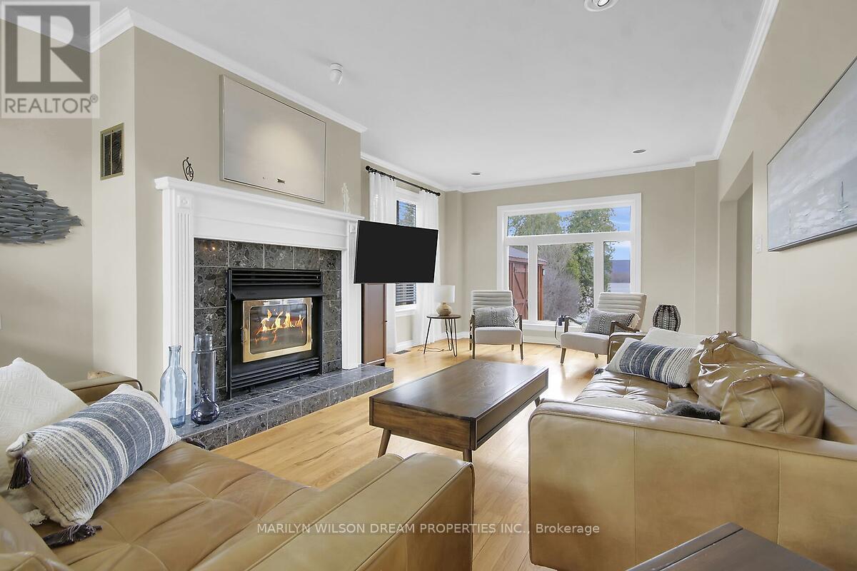 3276 BARLOW CRESCENT - 5