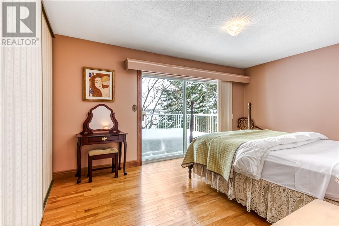 647 Kirkwood Drive - 25