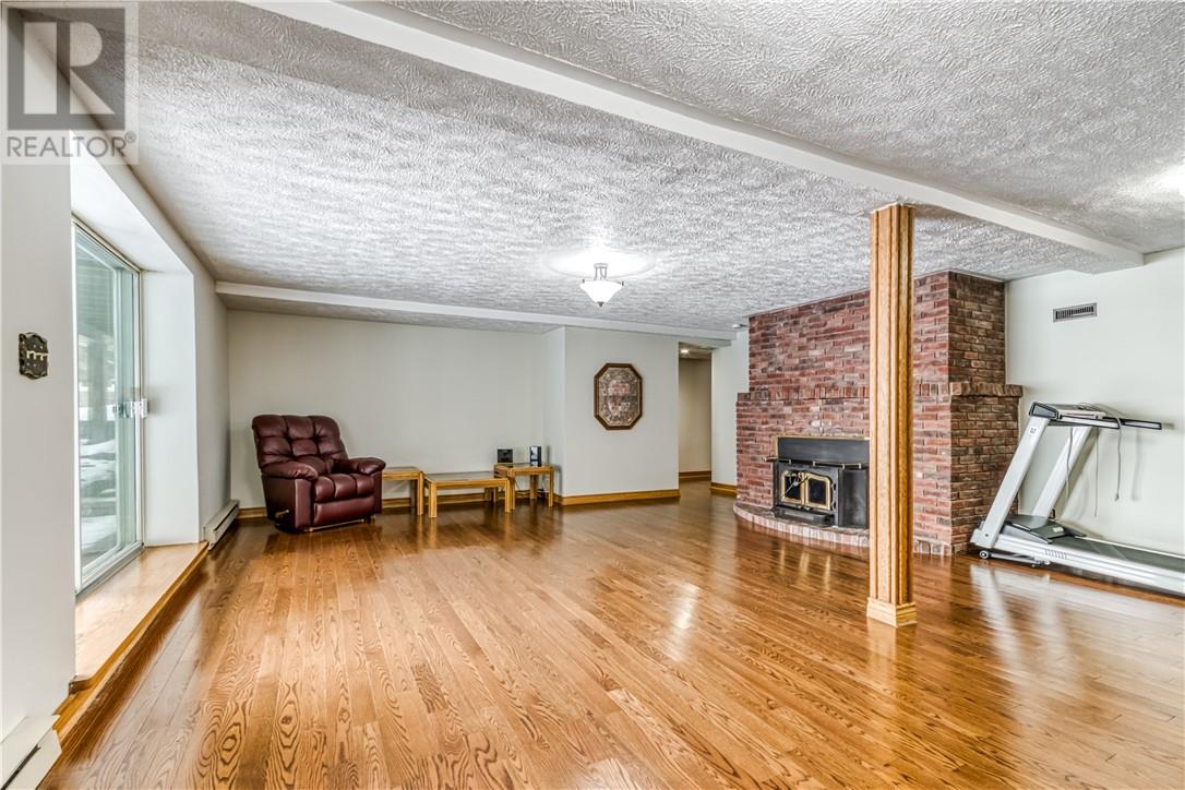 647 Kirkwood Drive - 35