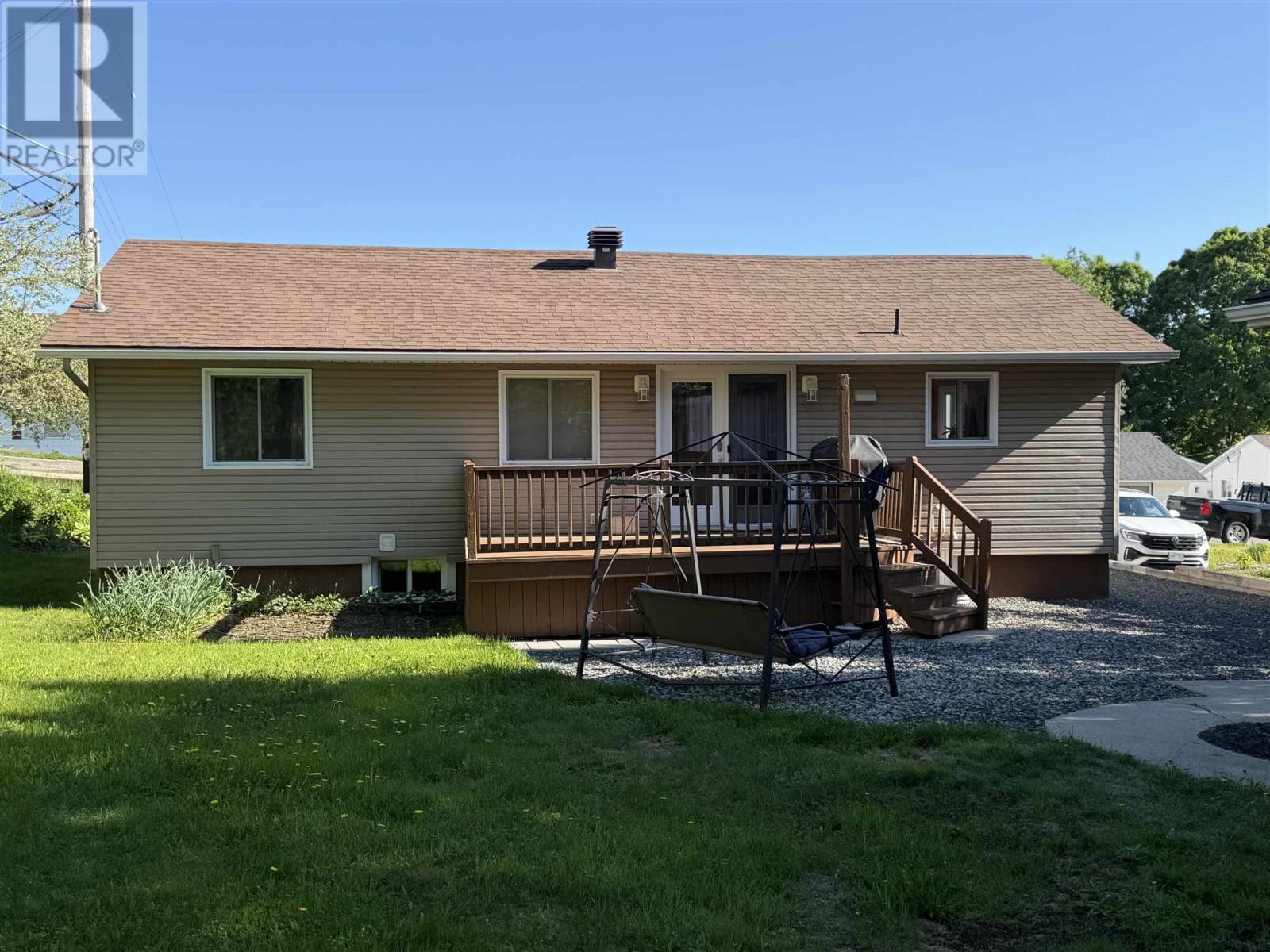 97 Hutchison AVE - 3