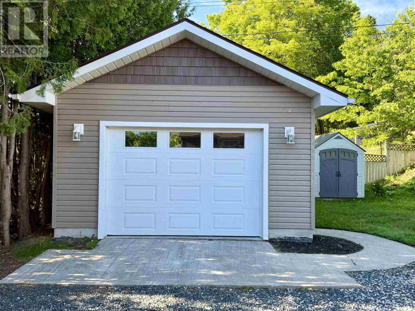 97 Hutchison AVE - 4