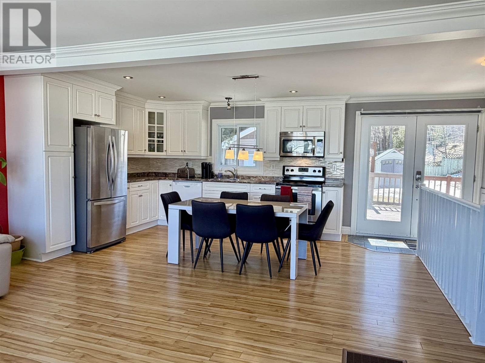 97 Hutchison AVE - 5