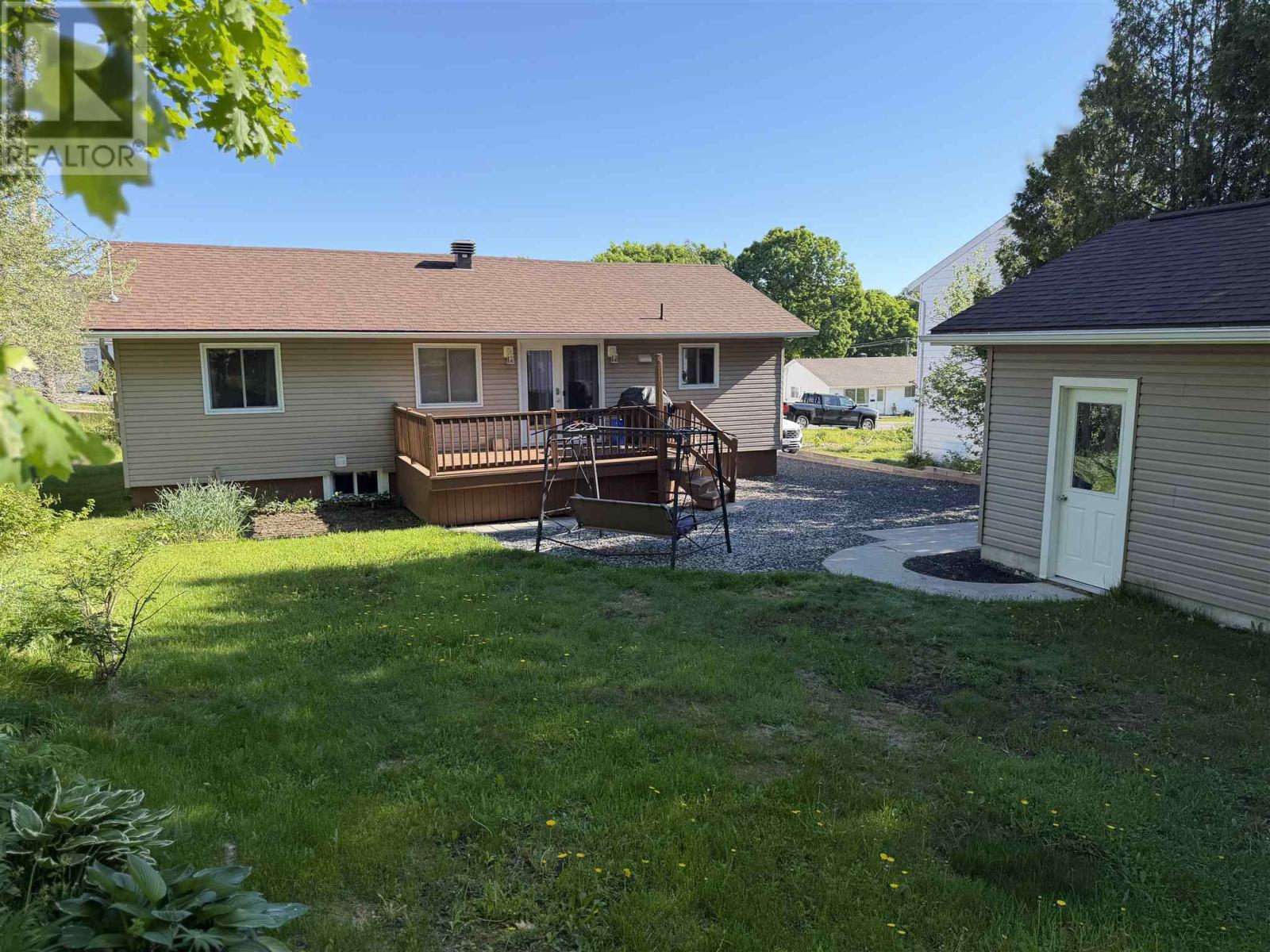 97 Hutchison AVE - 34