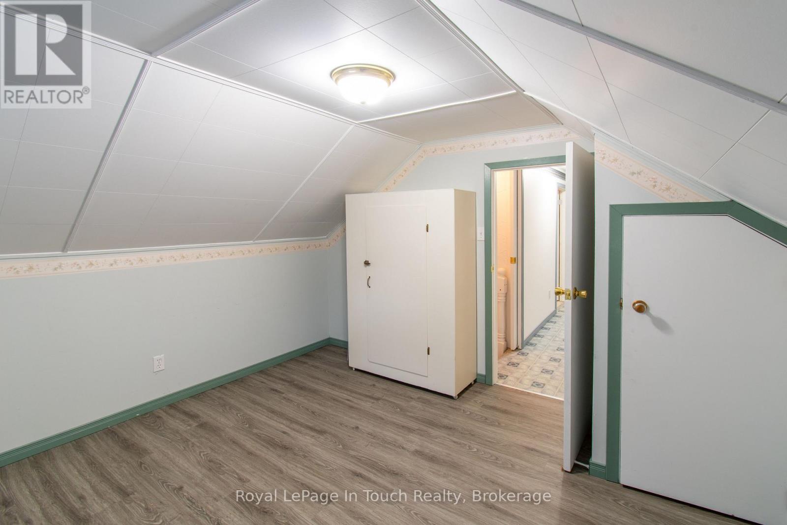 748 OVERHEAD BRIDGE ROAD - 24