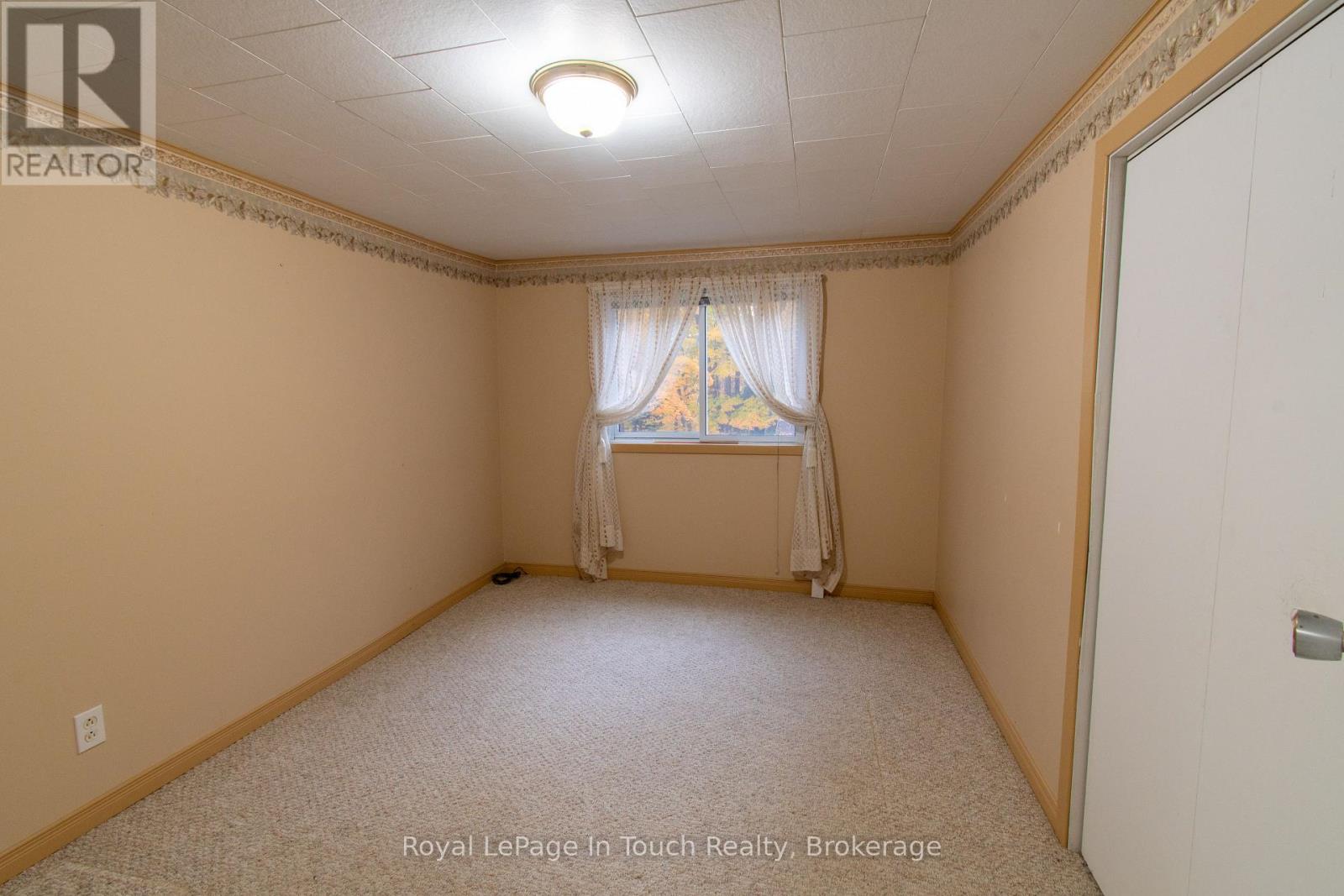 748 OVERHEAD BRIDGE ROAD - 28