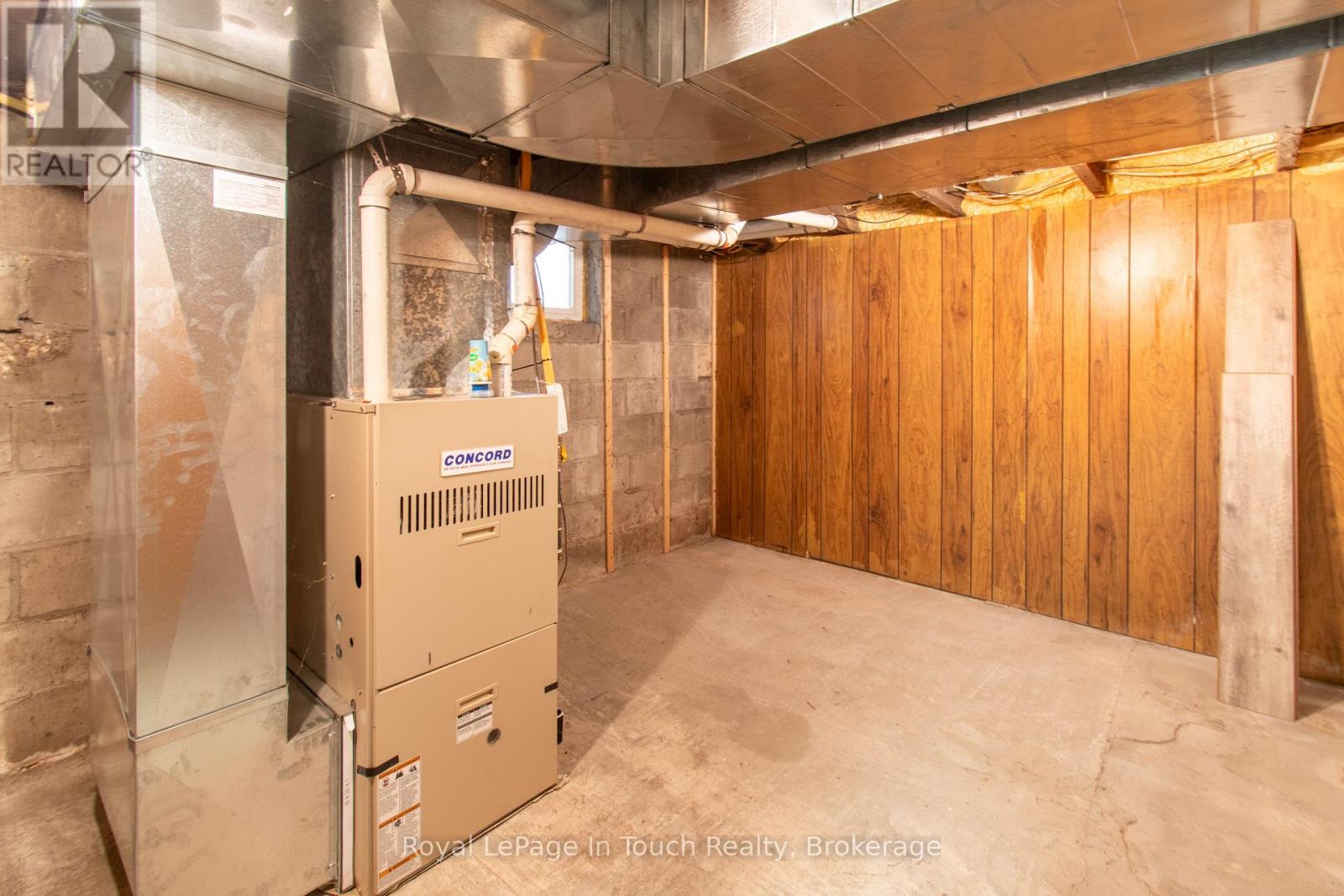 748 OVERHEAD BRIDGE ROAD - 33