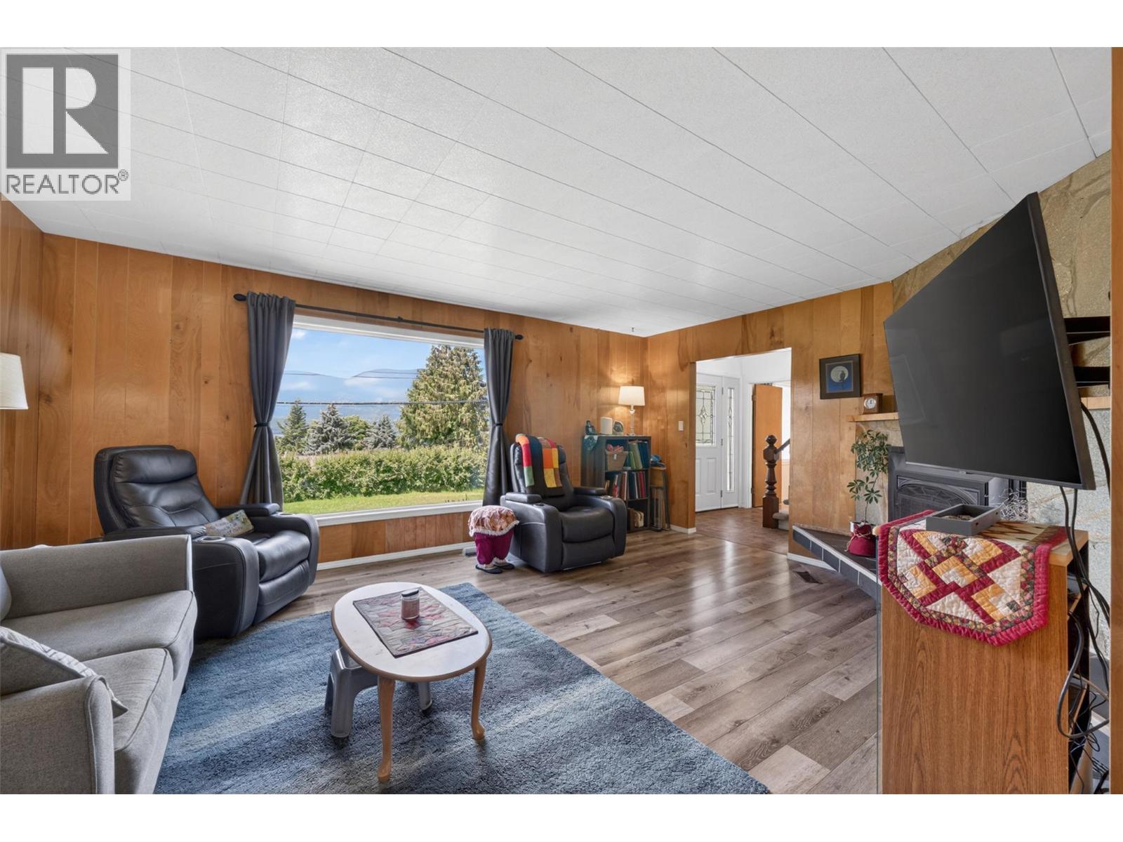  2460 23 Street Northeast, Salmon Arm