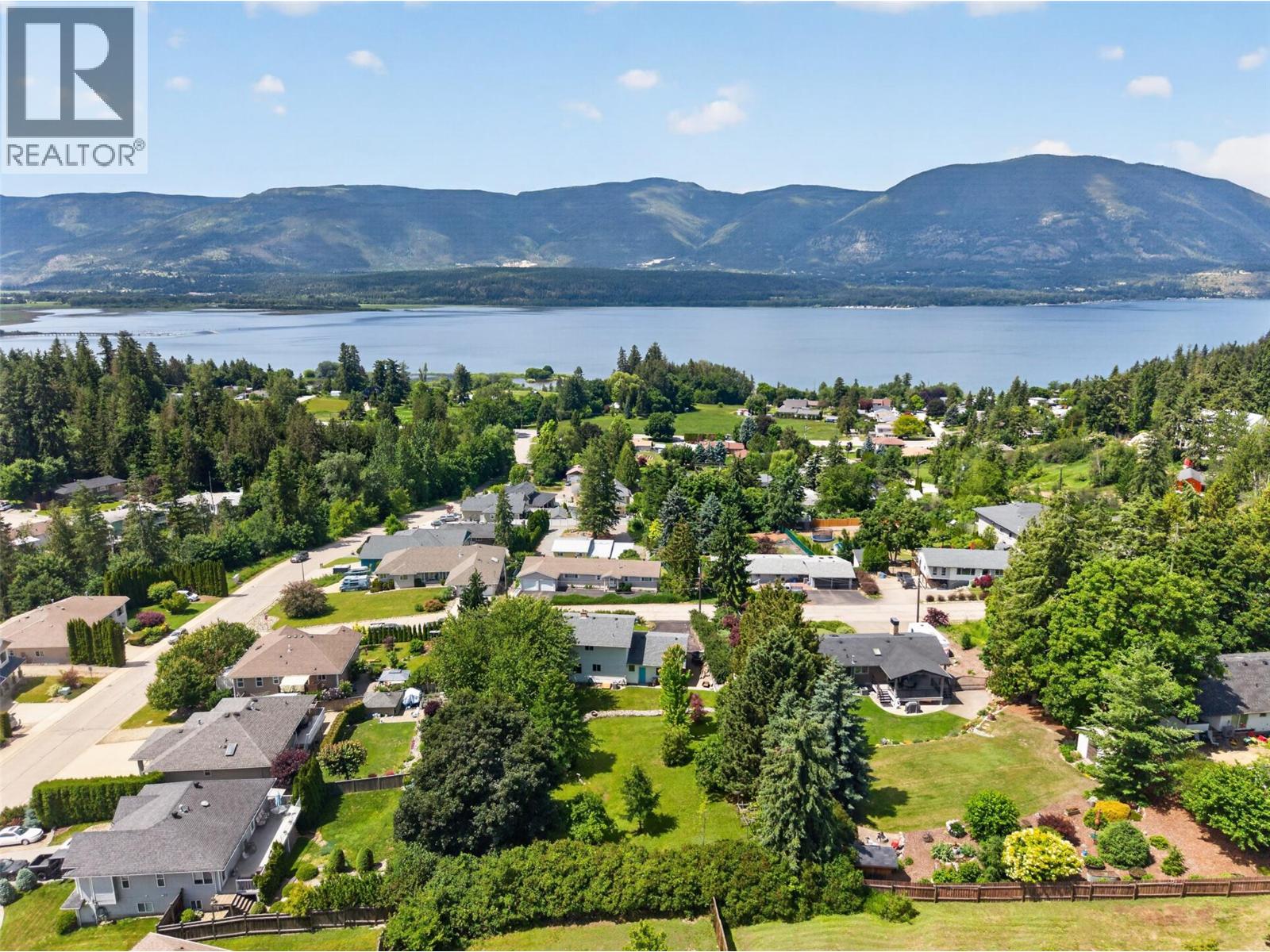  2460 23 Street Northeast, Salmon Arm