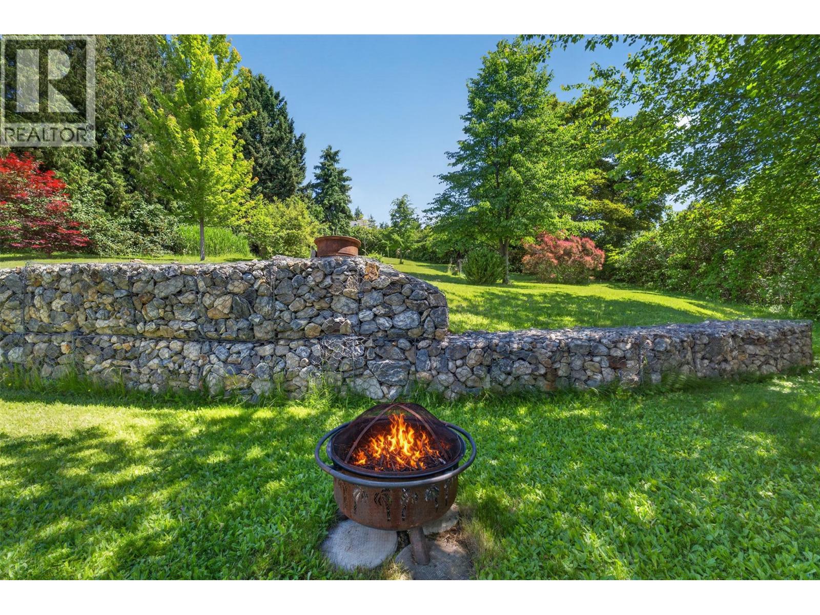  2460 23 Street Northeast, Salmon Arm
