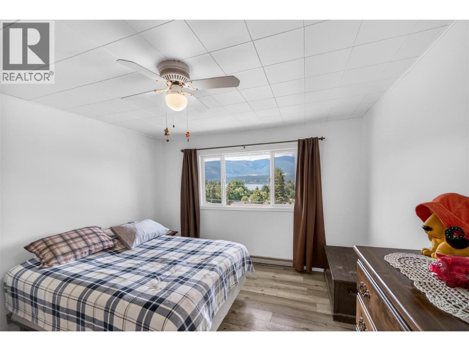 2460 23 Street Northeast, Salmon Arm