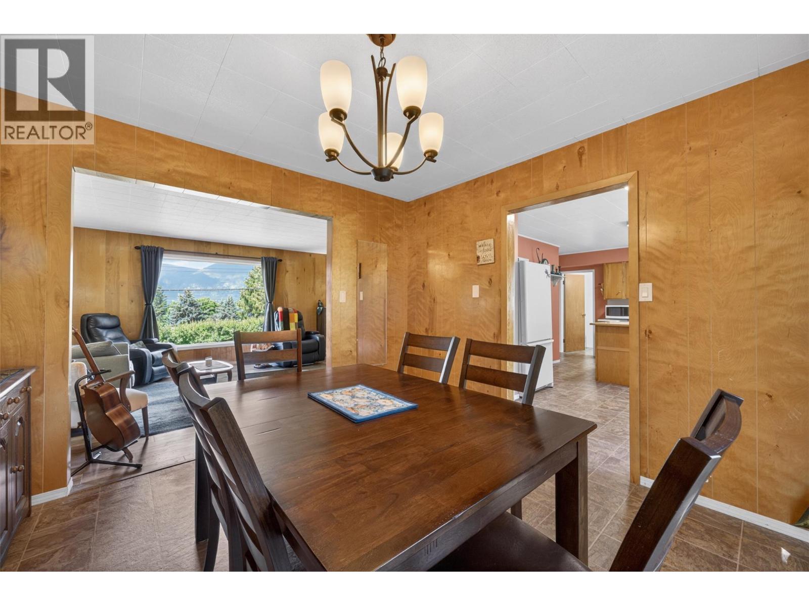  2460 23 Street Northeast, Salmon Arm