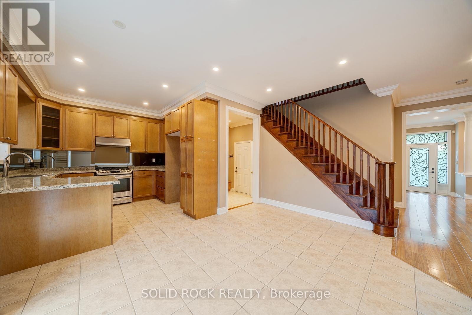 32 ALBERT ROFFEY CRESCENT - 10