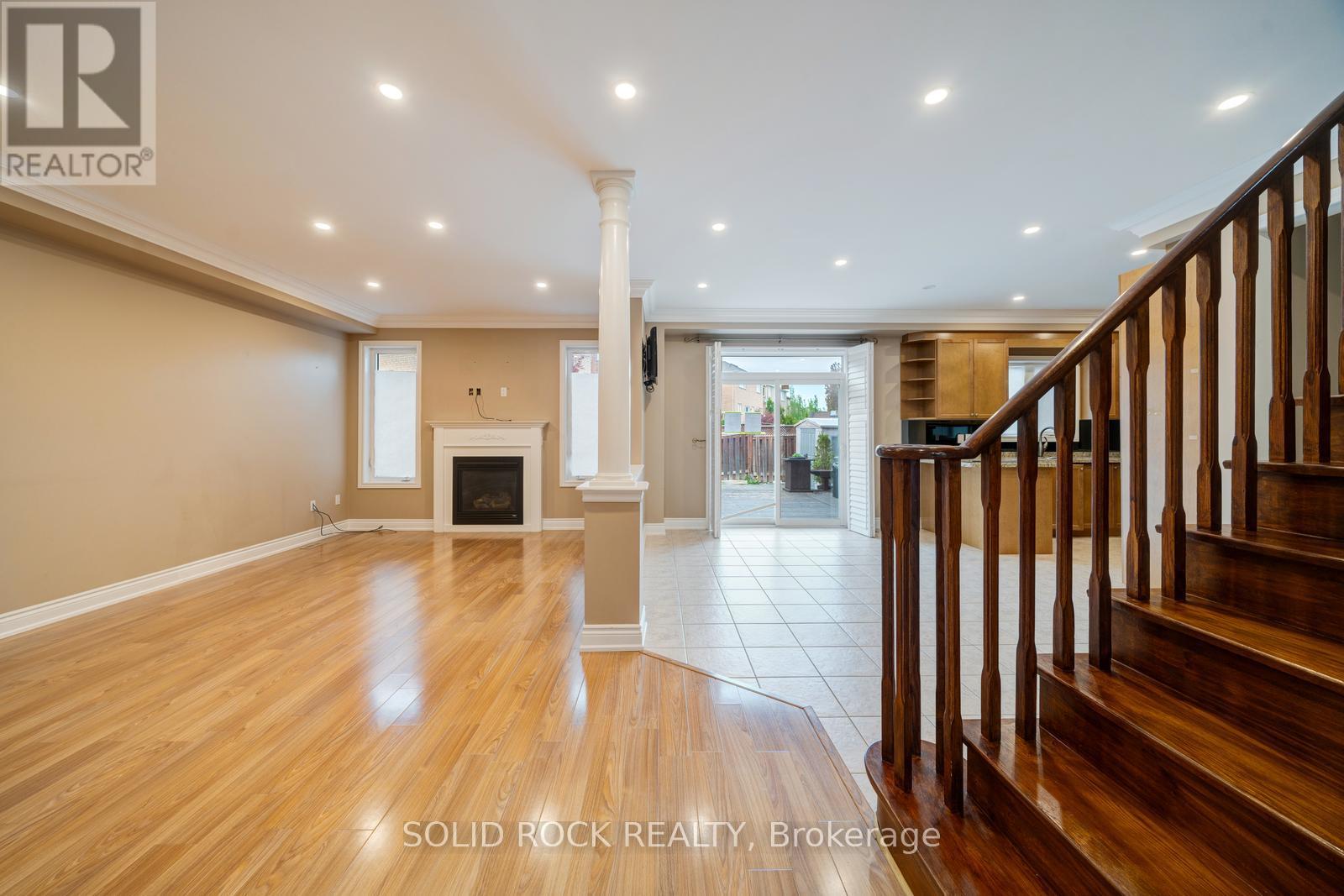 32 ALBERT ROFFEY CRESCENT - 15