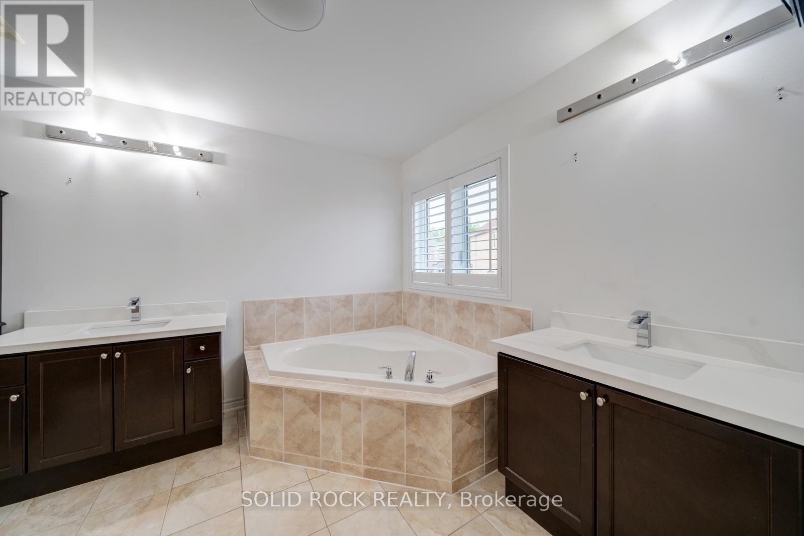 32 ALBERT ROFFEY CRESCENT - 20