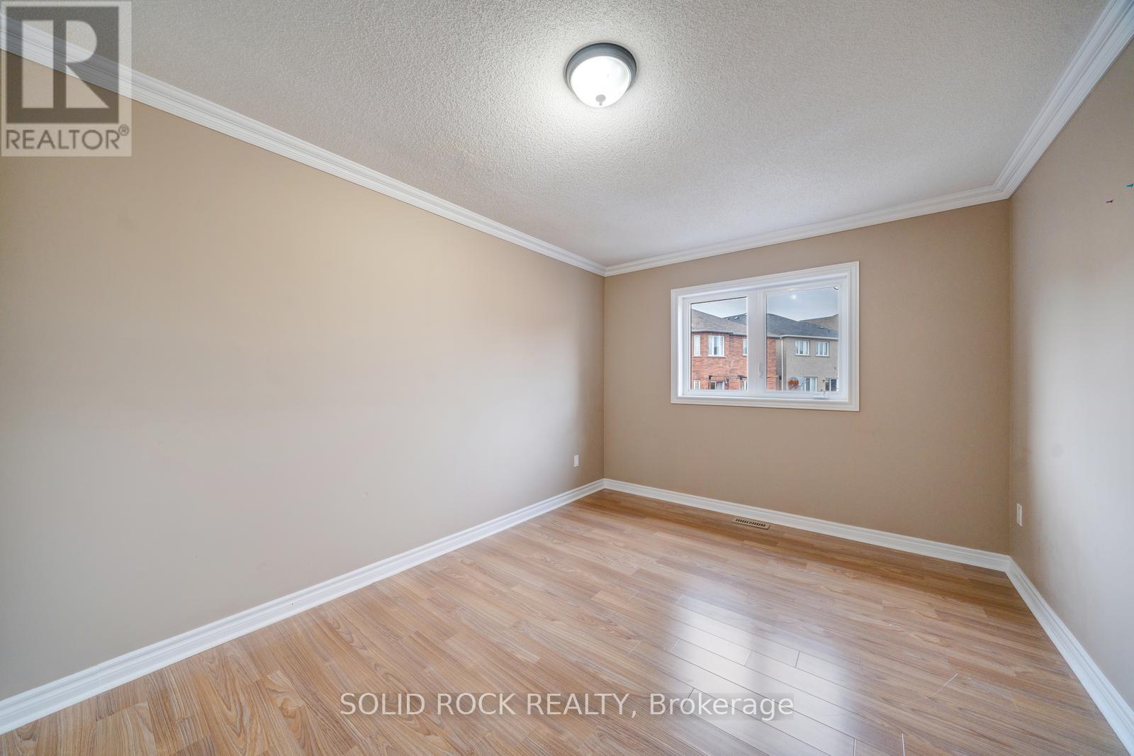 32 ALBERT ROFFEY CRESCENT - 28