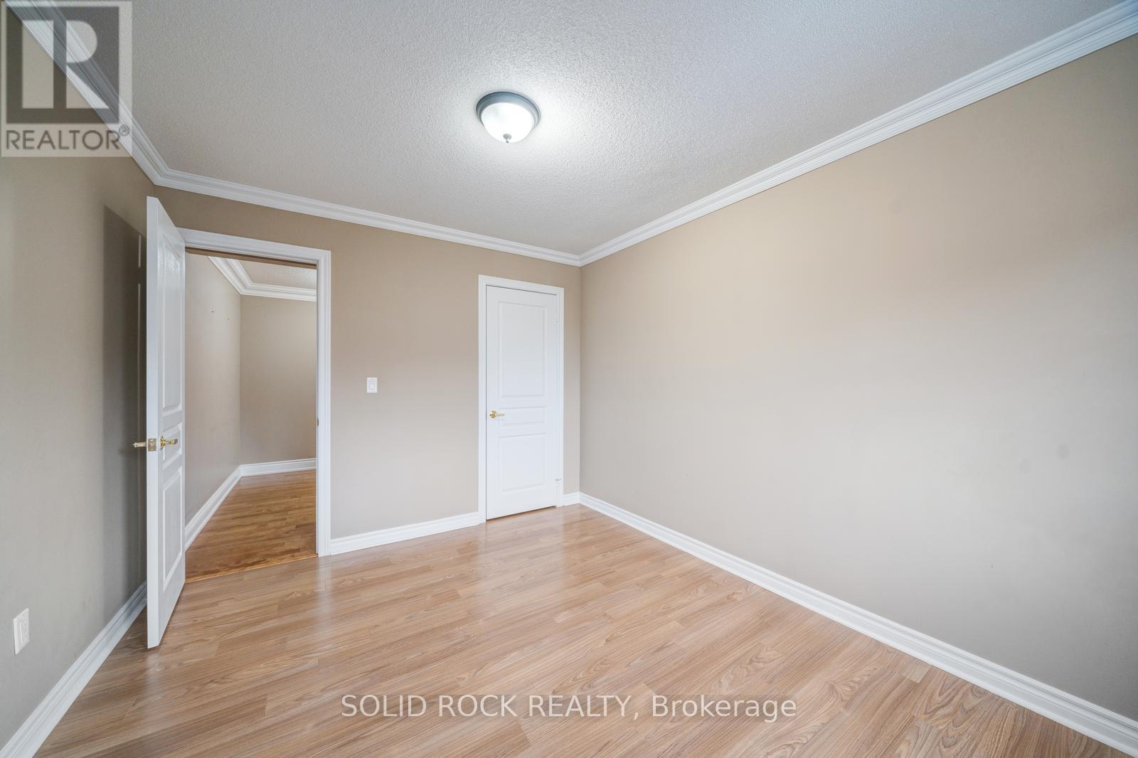 32 ALBERT ROFFEY CRESCENT - 29