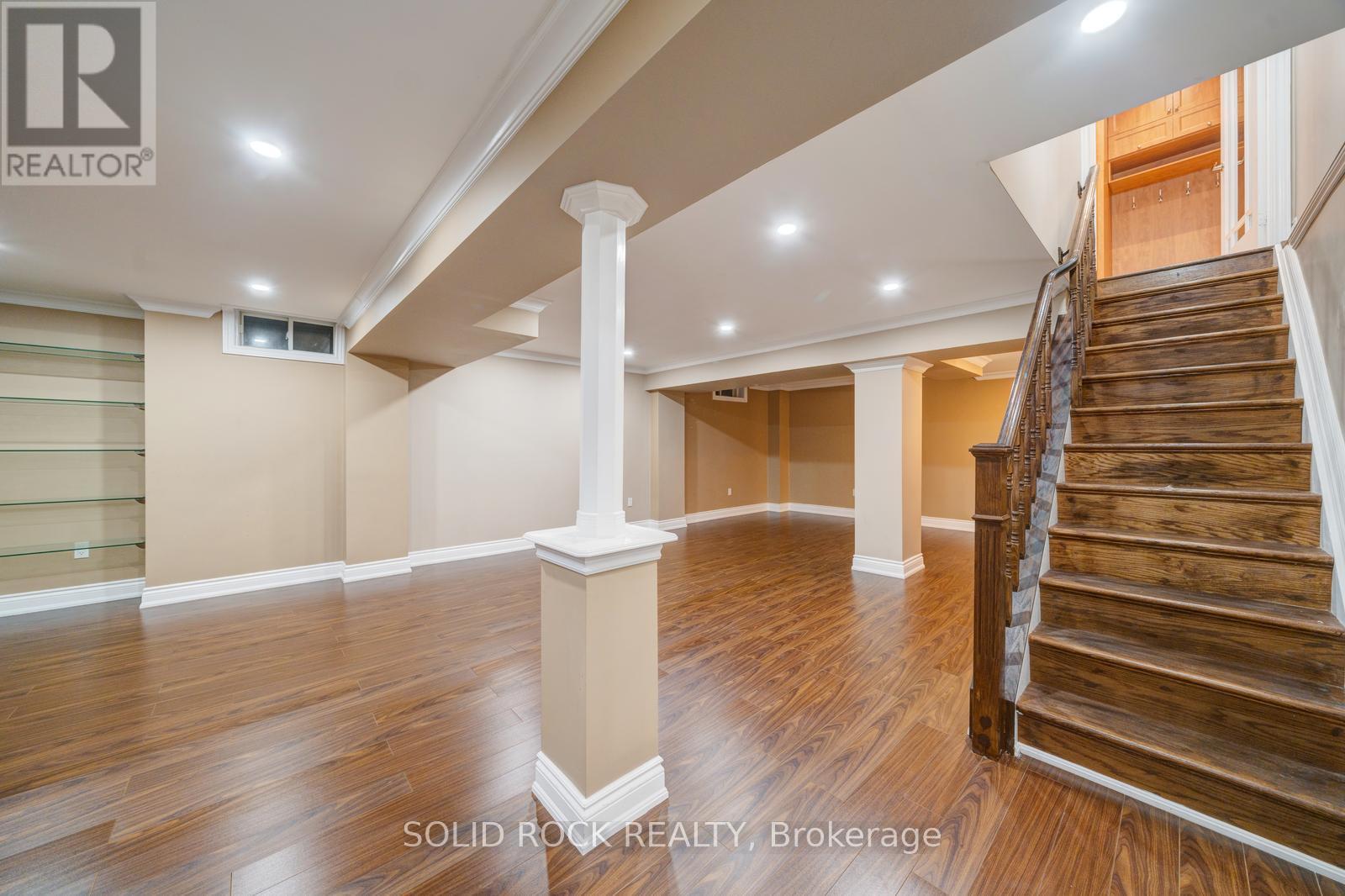 32 ALBERT ROFFEY CRESCENT - 32