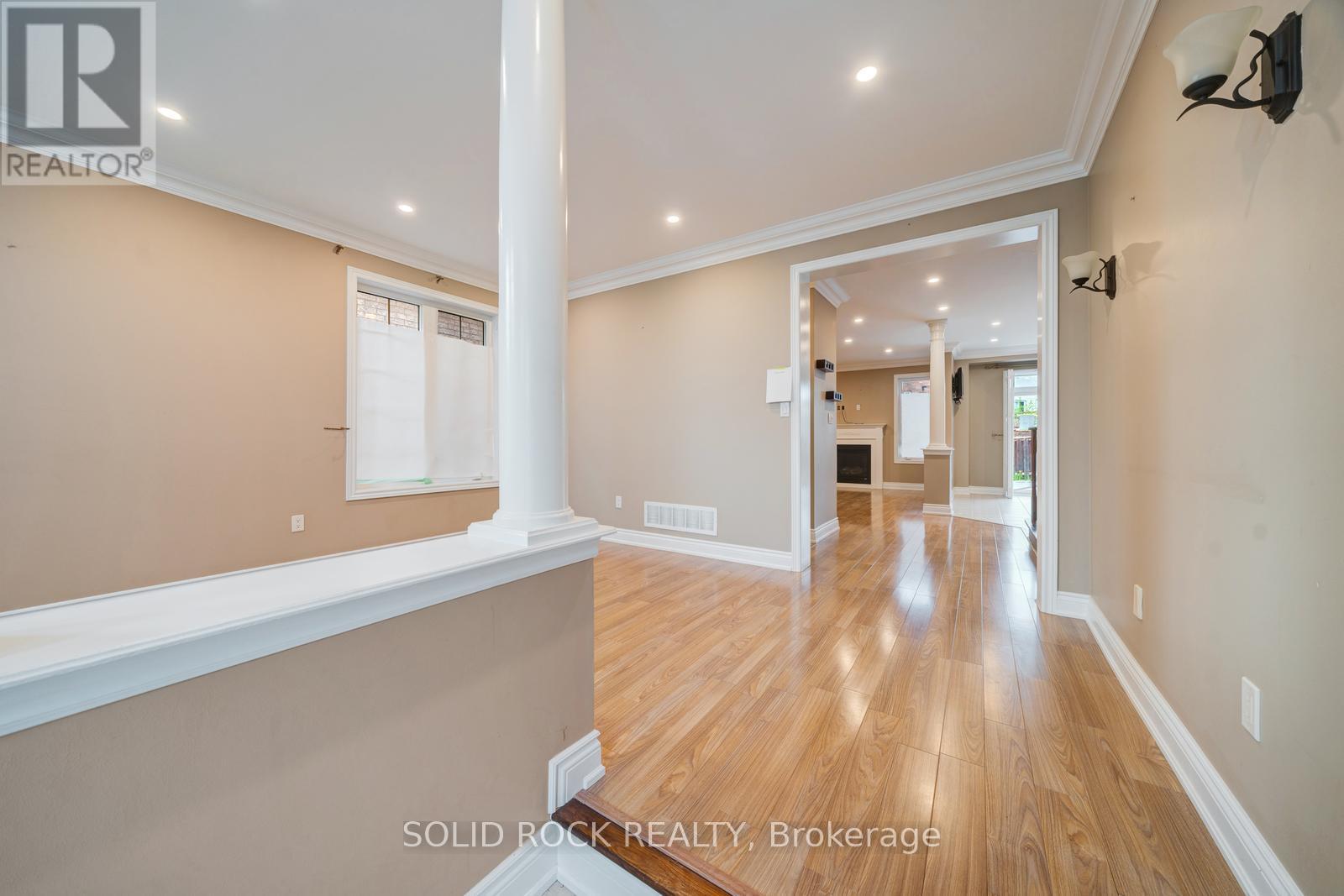 32 ALBERT ROFFEY CRESCENT - 4
