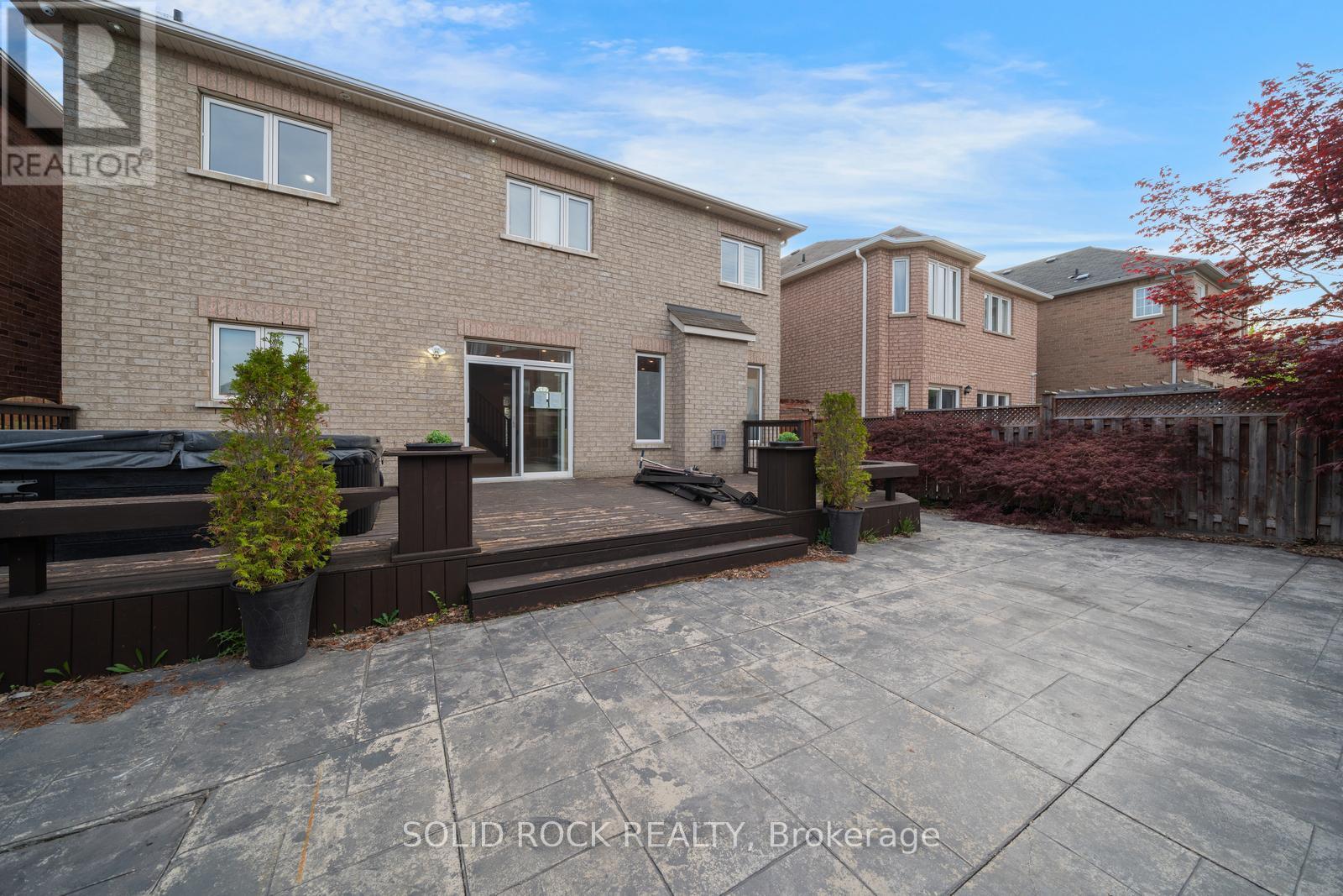 32 ALBERT ROFFEY CRESCENT - 44