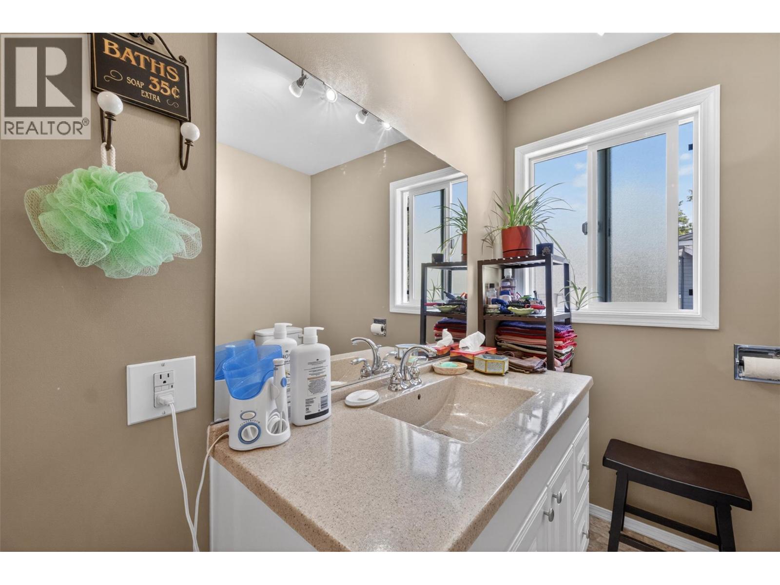  2460 23 Street Northeast, Salmon Arm