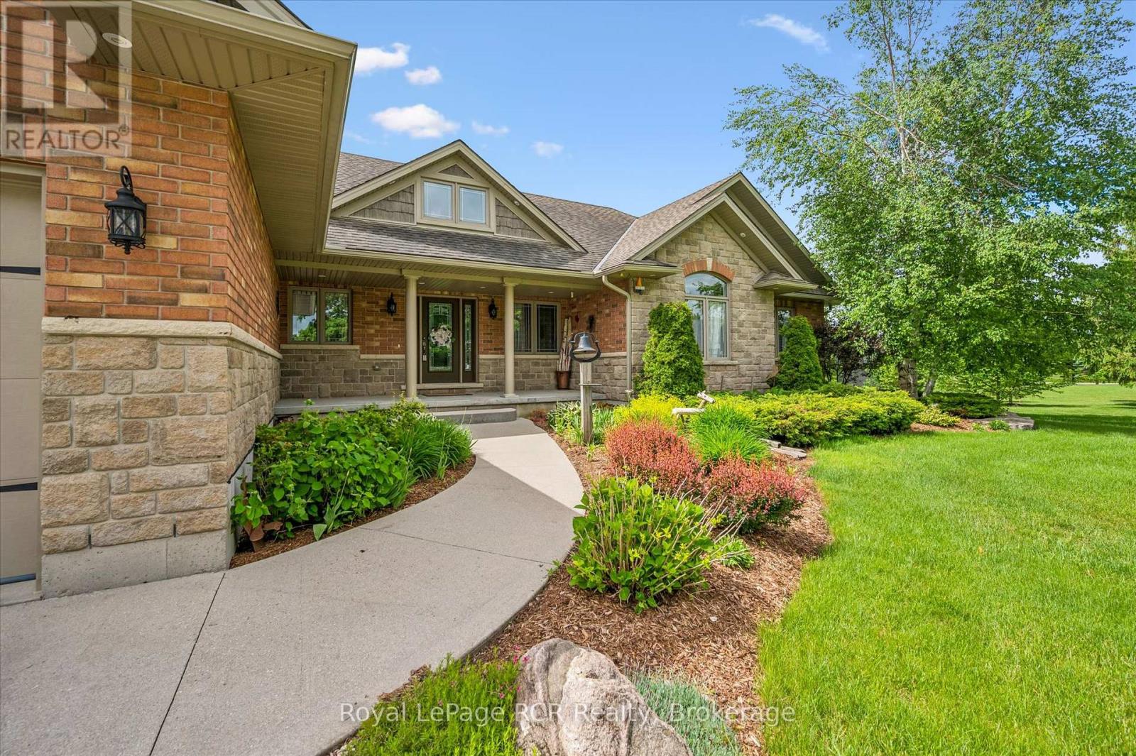 104 HARRIS CRESCENT - 12