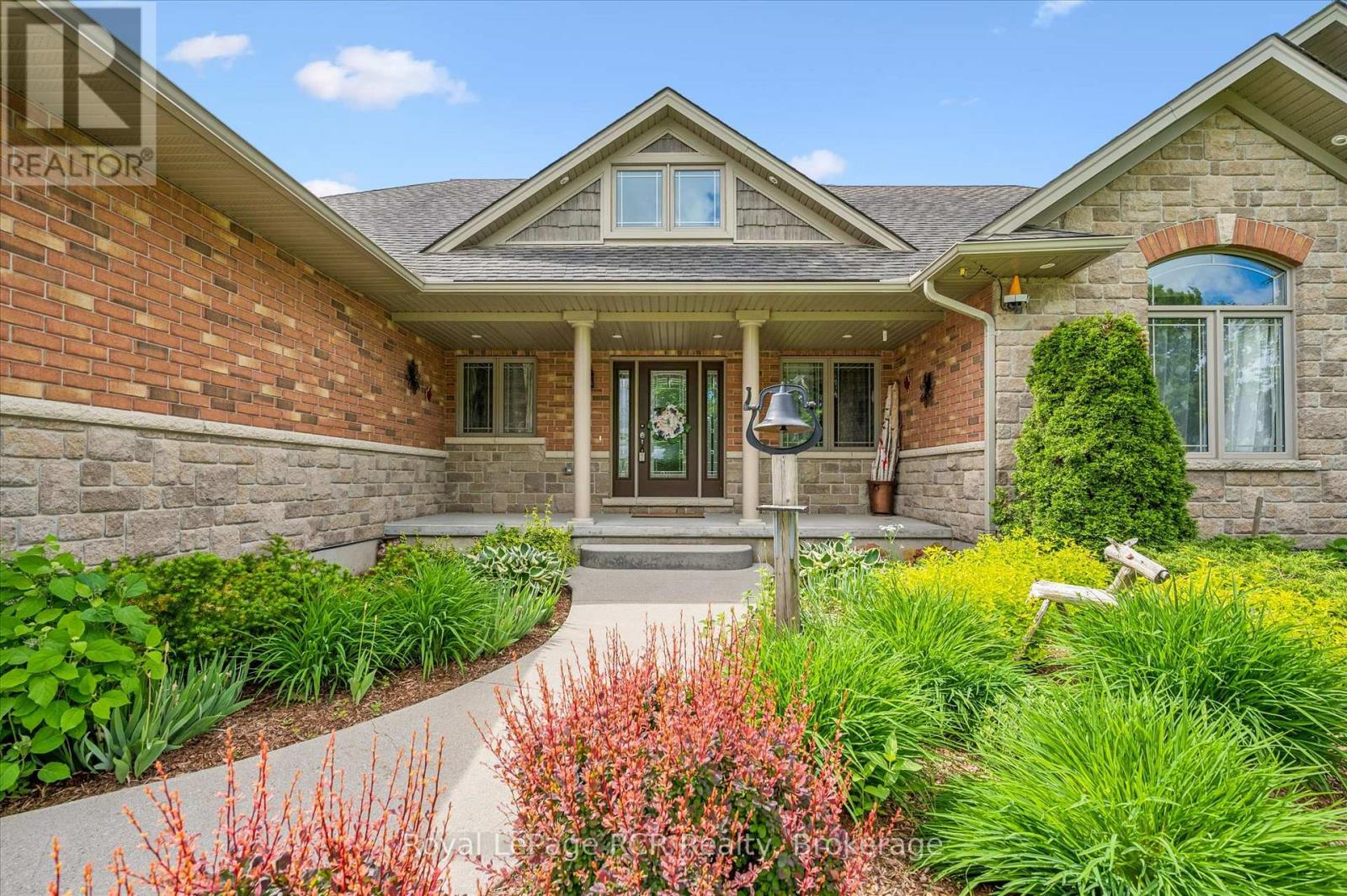 104 HARRIS CRESCENT - 13