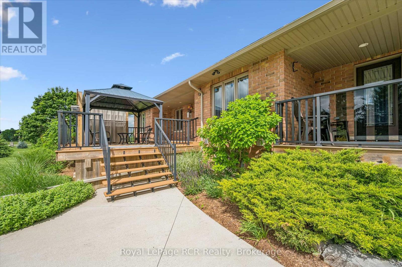 104 HARRIS CRESCENT - 3