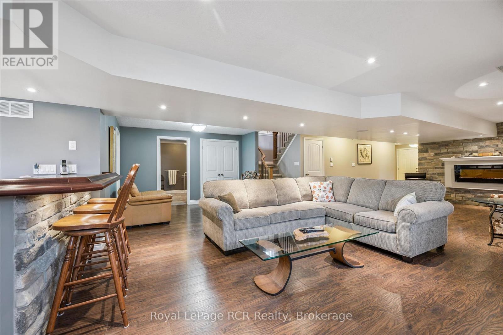 104 HARRIS CRESCENT - 37