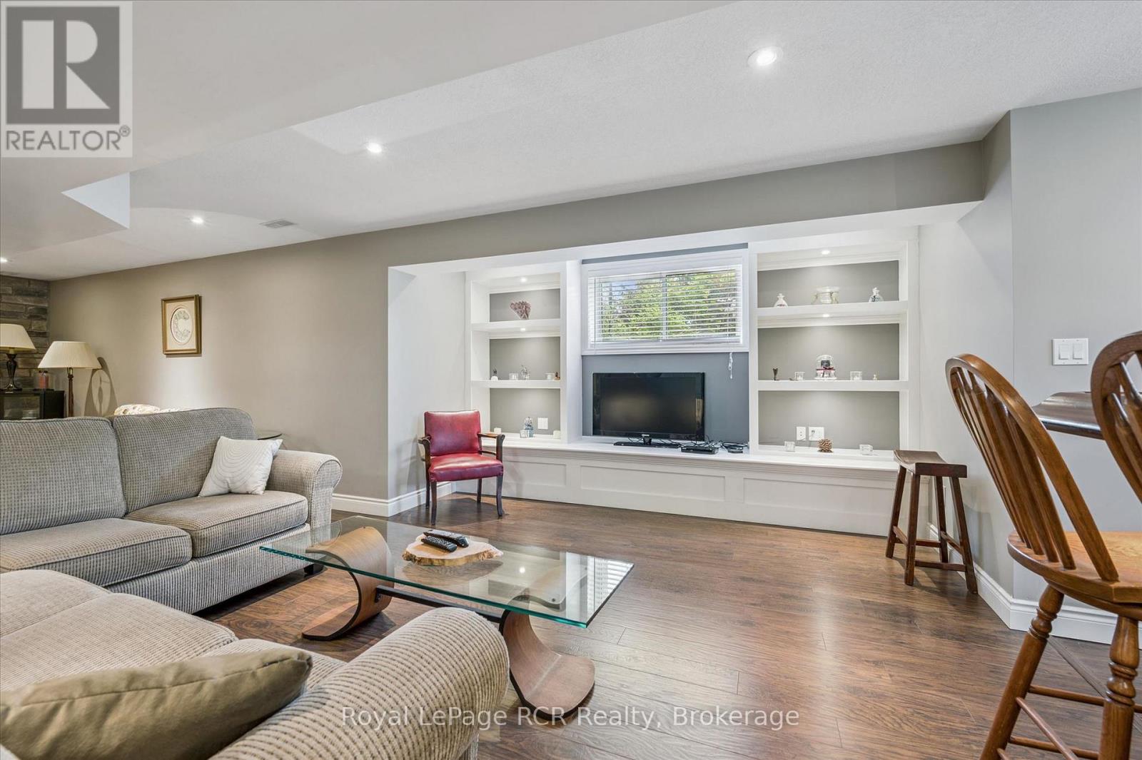 104 HARRIS CRESCENT - 38