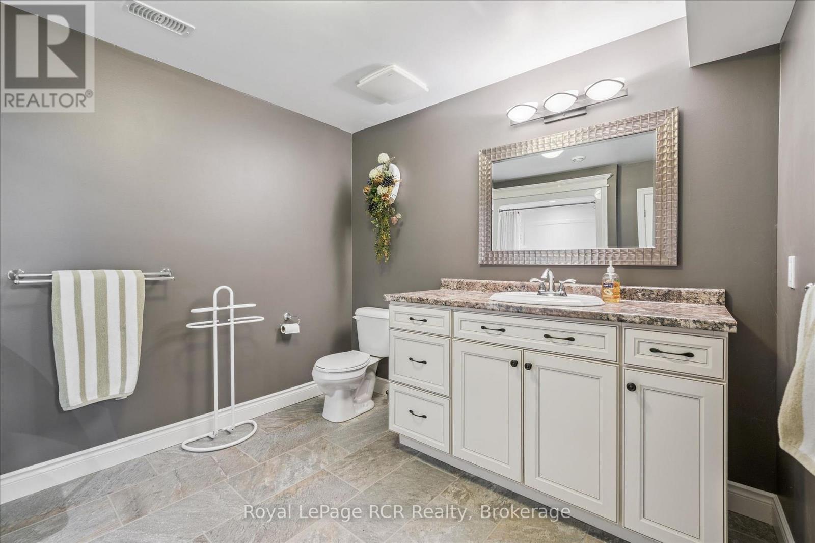 104 HARRIS CRESCENT - 40