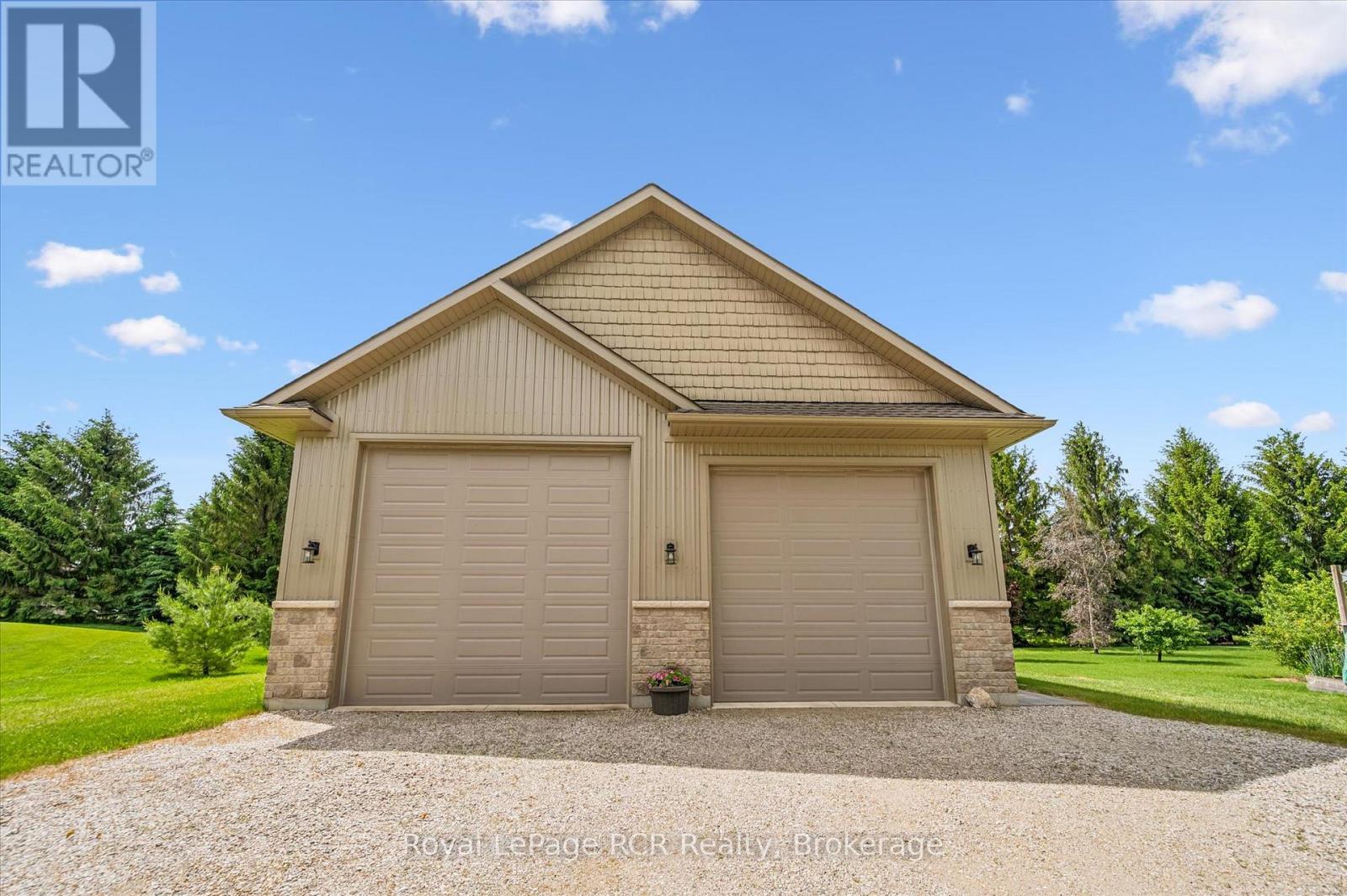 104 HARRIS CRESCENT - 43